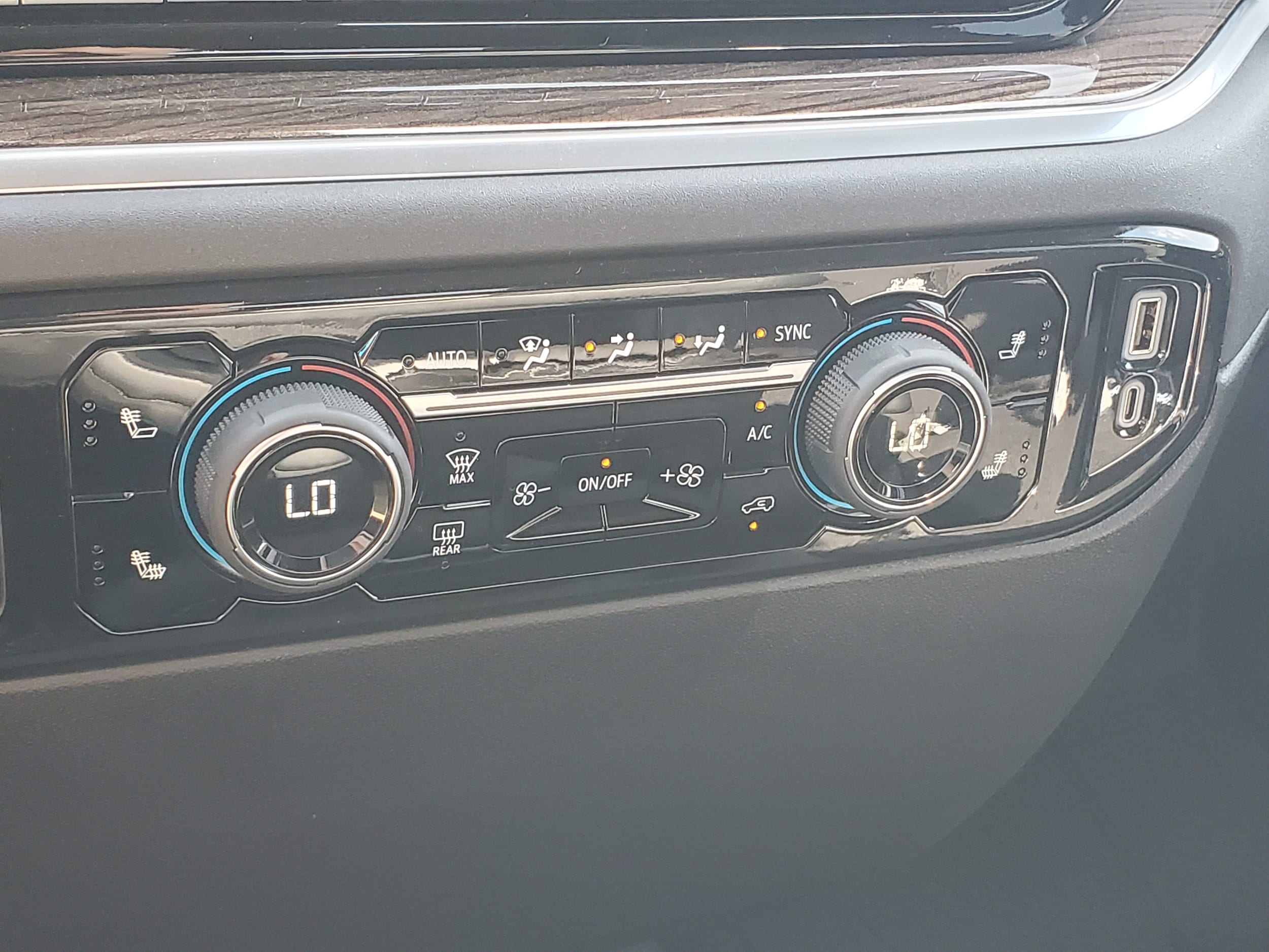 2026 Chevrolet Silverado 1500 RST - Photo 18