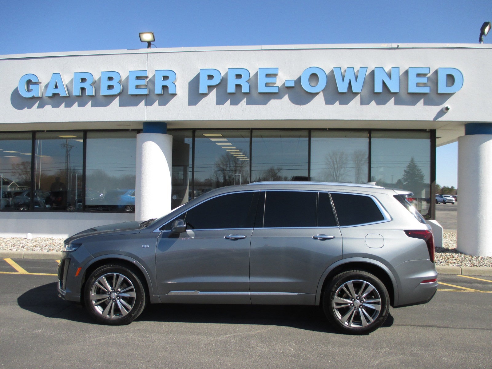 Used 2021 Cadillac XT6 Premium Luxury with VIN 1GYKPDRS9MZ143184 for sale in Saginaw, MI