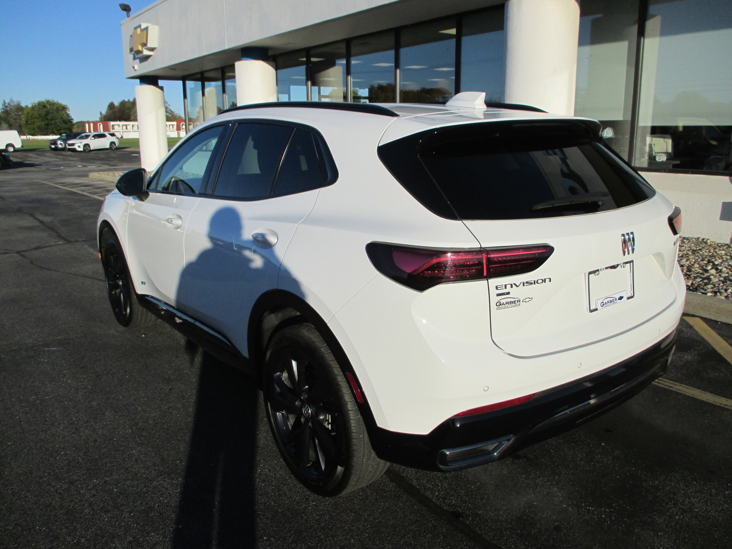 2025 Buick Envision Sport Touring photo 3