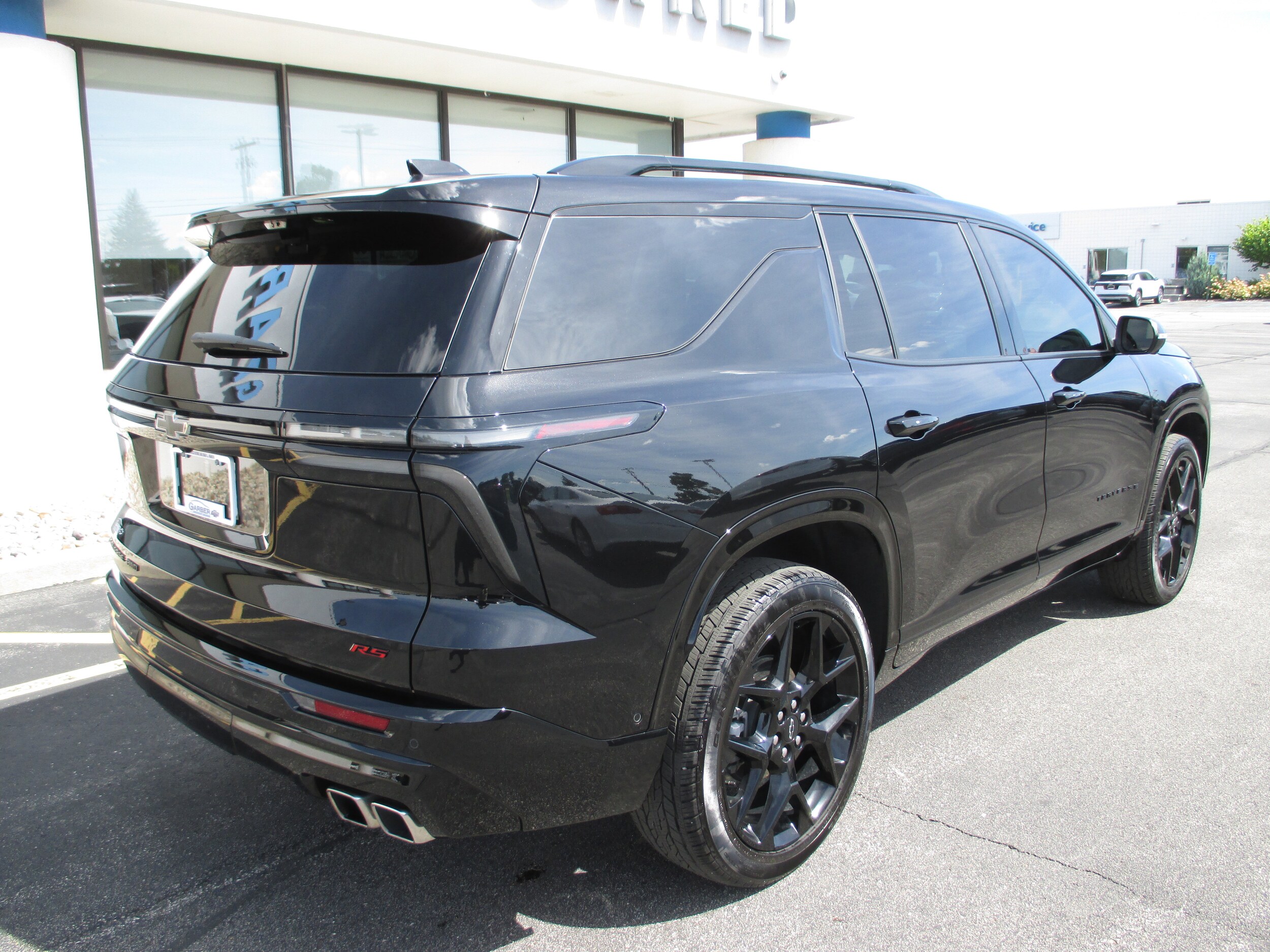 2024 Chevrolet Traverse RS photo 2