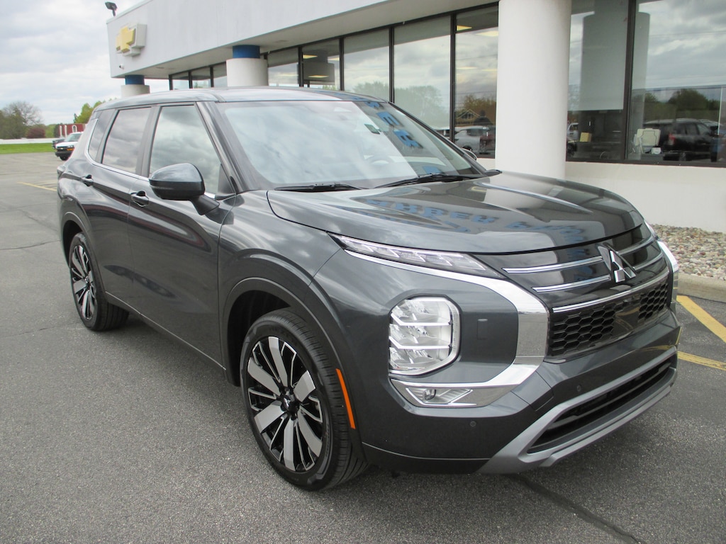 Used 2025 Mitsubishi Outlander SE SUV