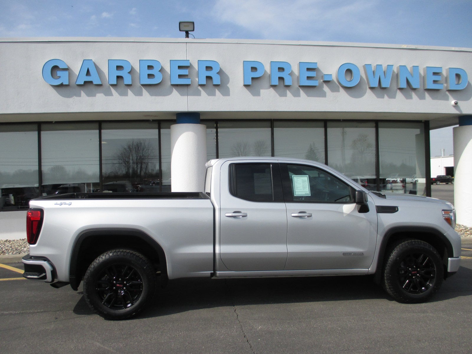 Used 2022 GMC Sierra 1500 Limited Elevation with VIN 1GTR9CEK8NZ230753 for sale in Saginaw, MI