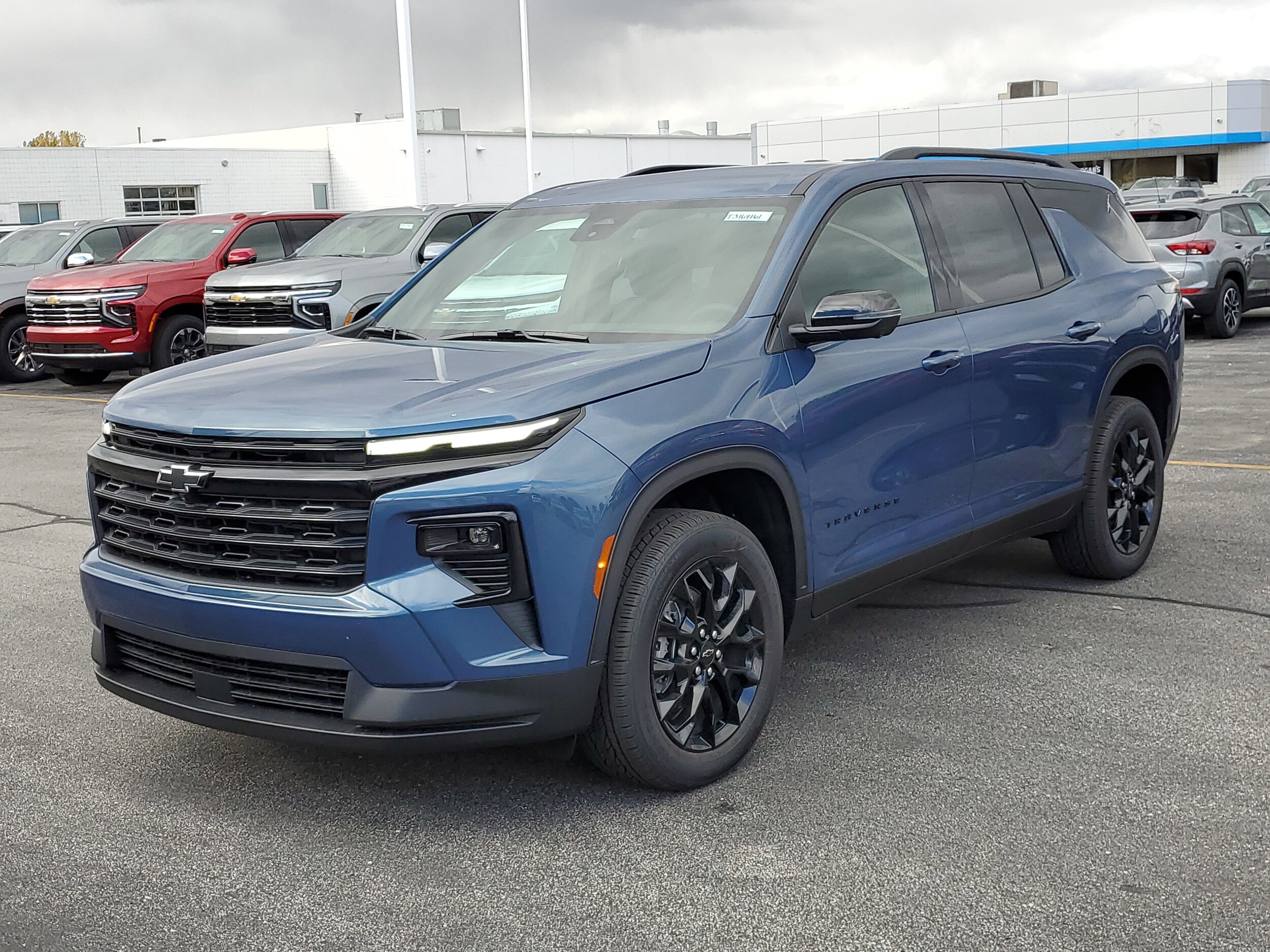 2026 Chevrolet Traverse photo 2