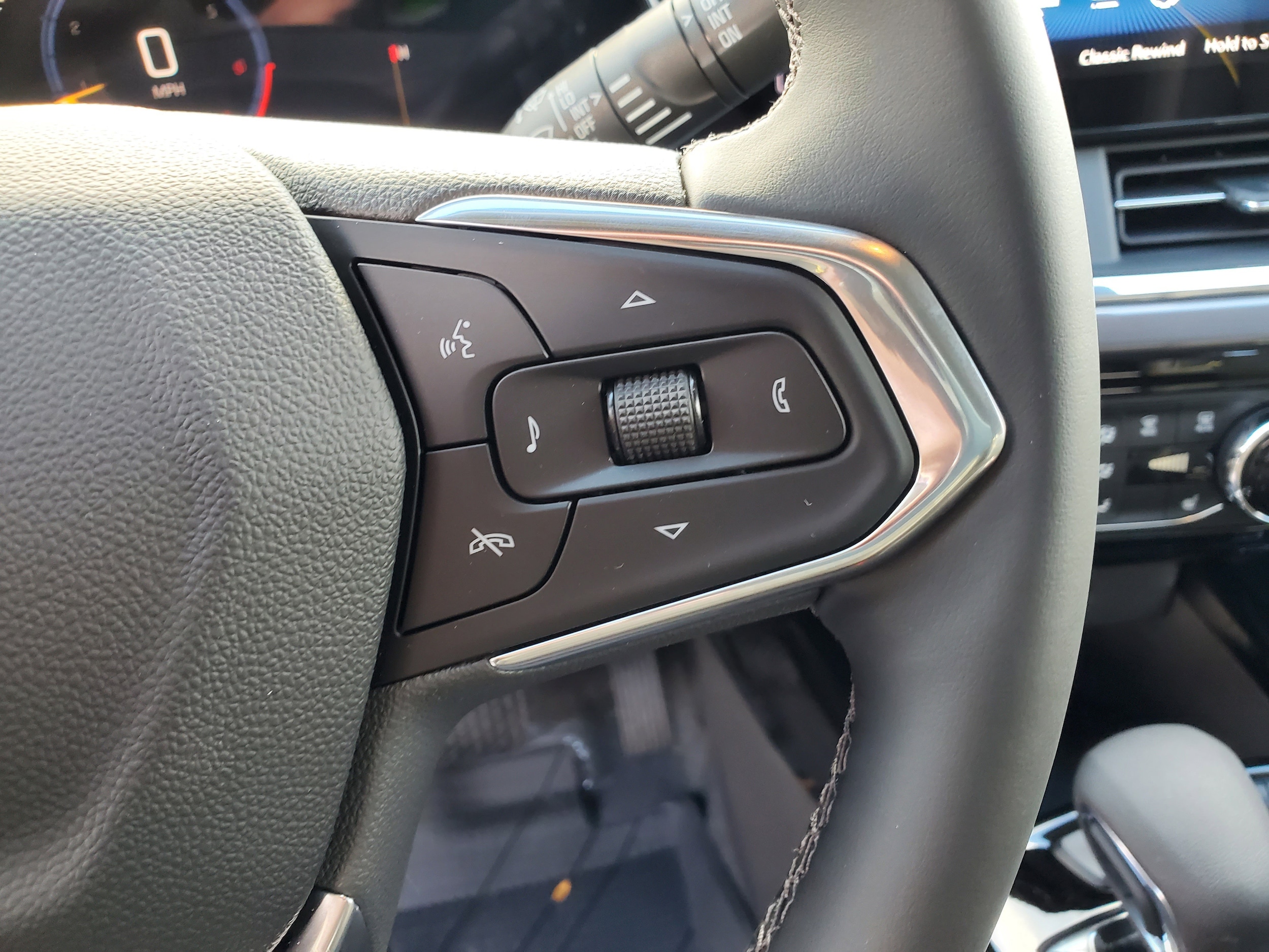 2026 Chevrolet Trax Activ - Photo 12