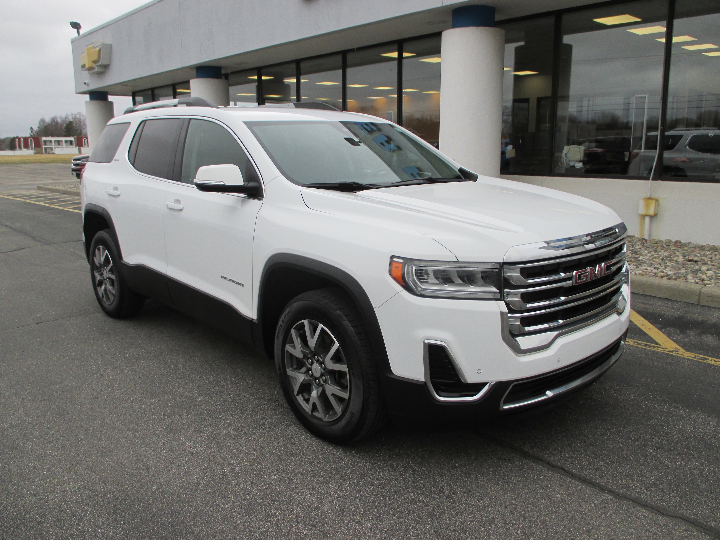 2023 GMC Acadia SLE FWD's photo