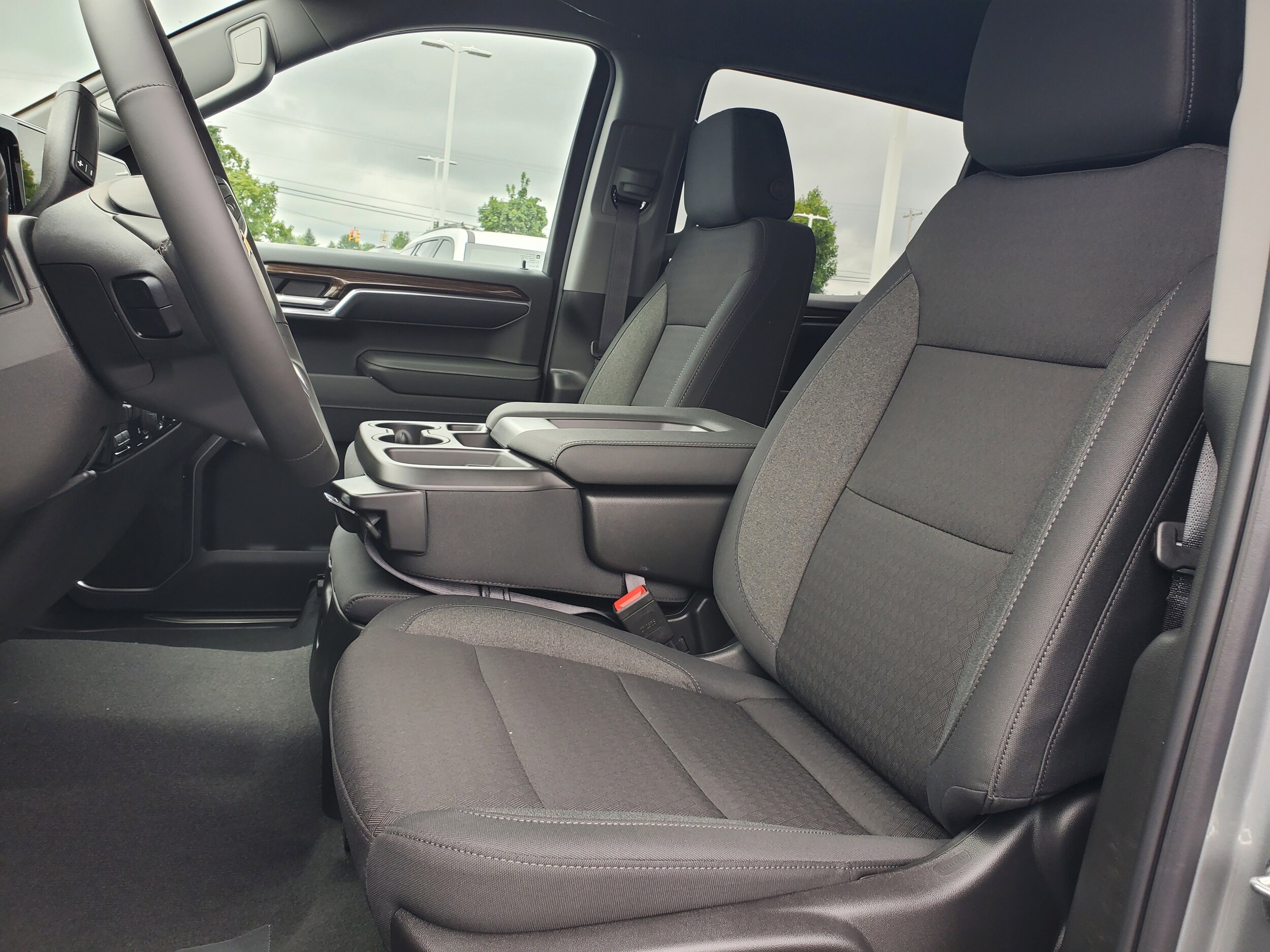 2026 Chevrolet Silverado 1500 LT photo 4