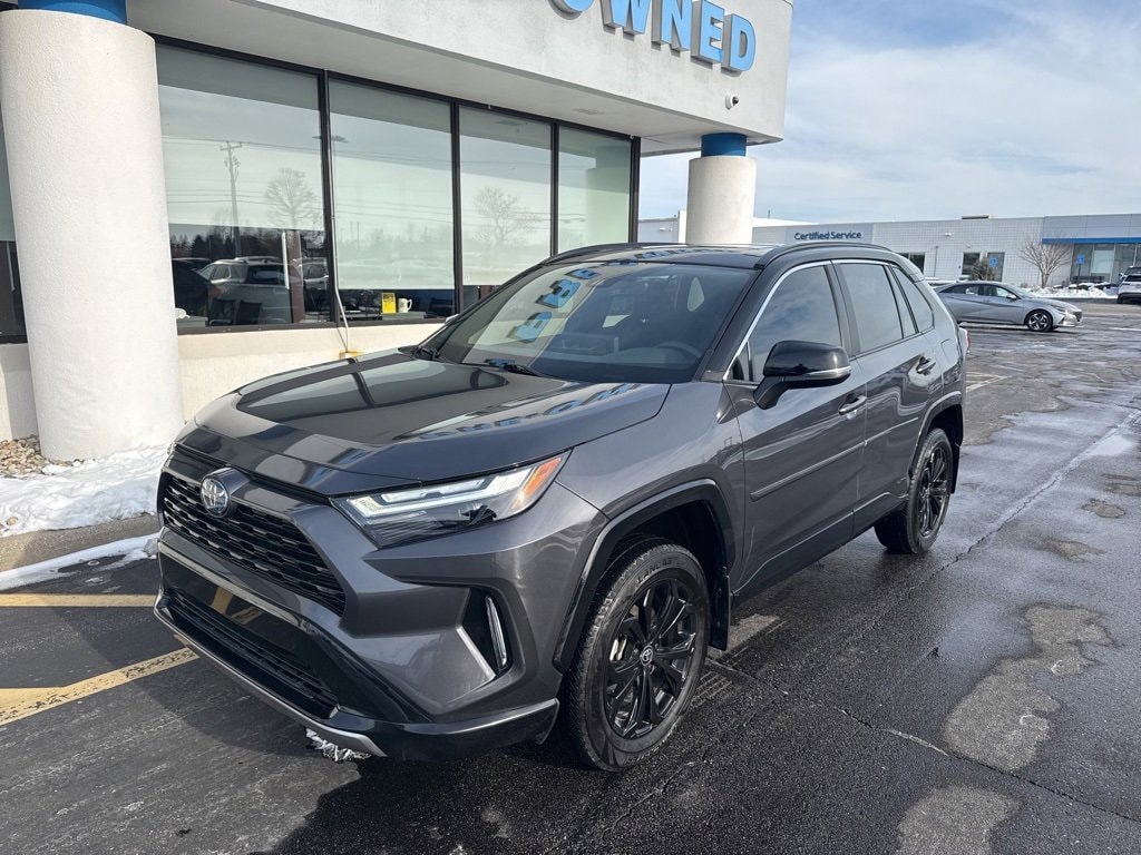 2024 Toyota RAV4 XSE's photo