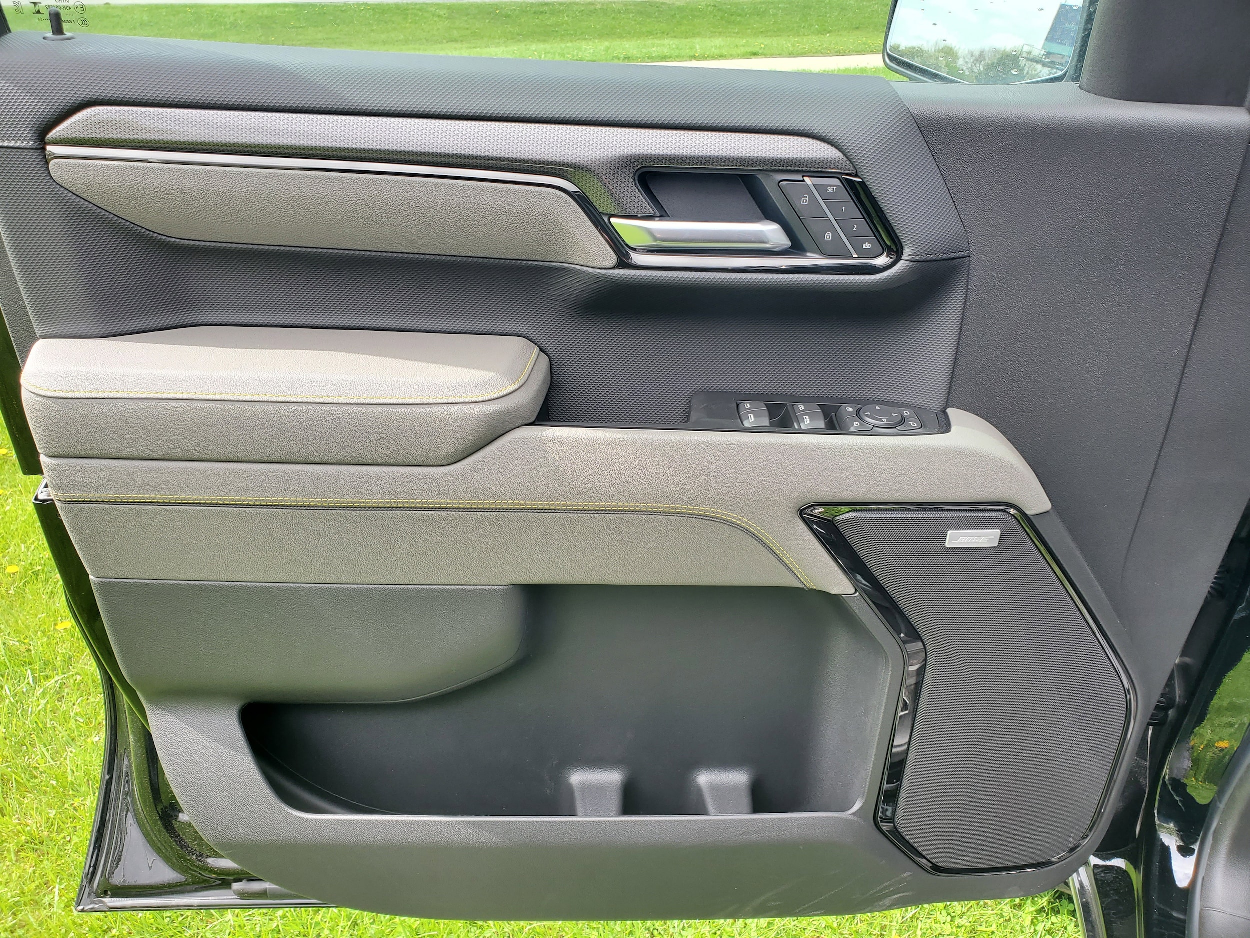 2026 Chevrolet Silverado 1500 ZR2 - Photo 9