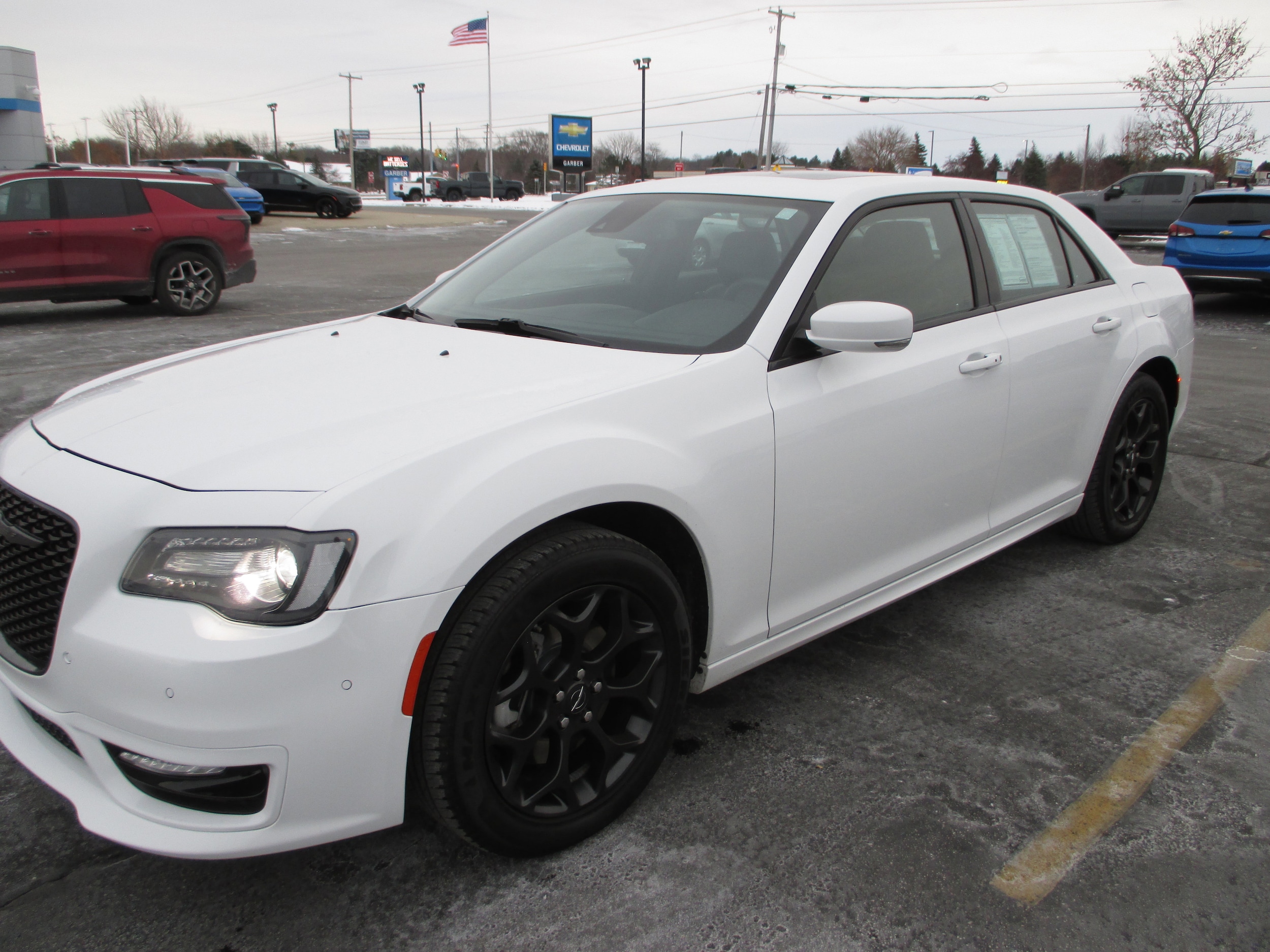 2023 Chrysler 300 Touring L's photo