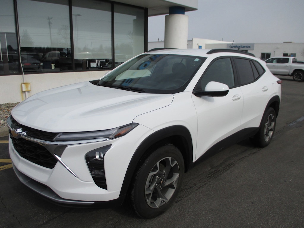 Used 2025 Chevrolet Trax LT SUV
