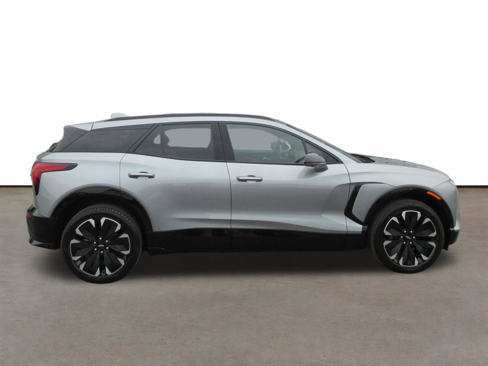 Used 2025 Chevrolet Blazer EV RS with VIN 3GNKDJRJ5SS110351 for sale in Saginaw, MI