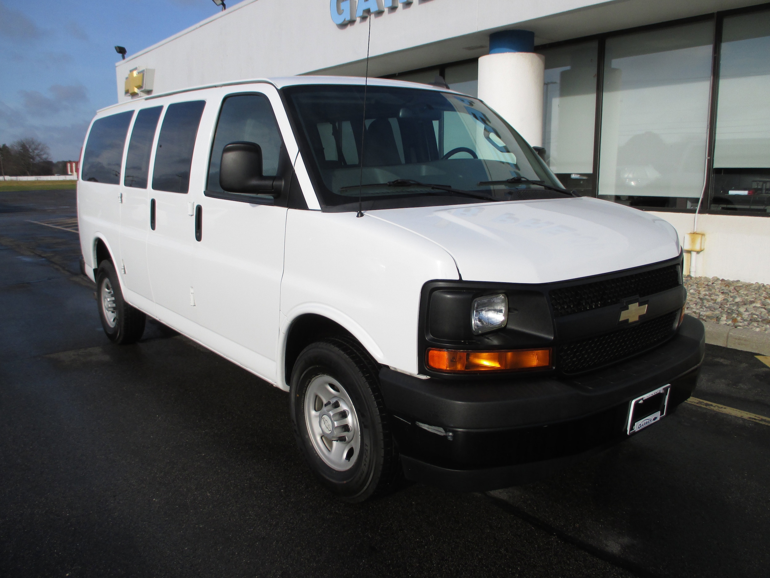 2017 Chevrolet Express Passenger LS's photo