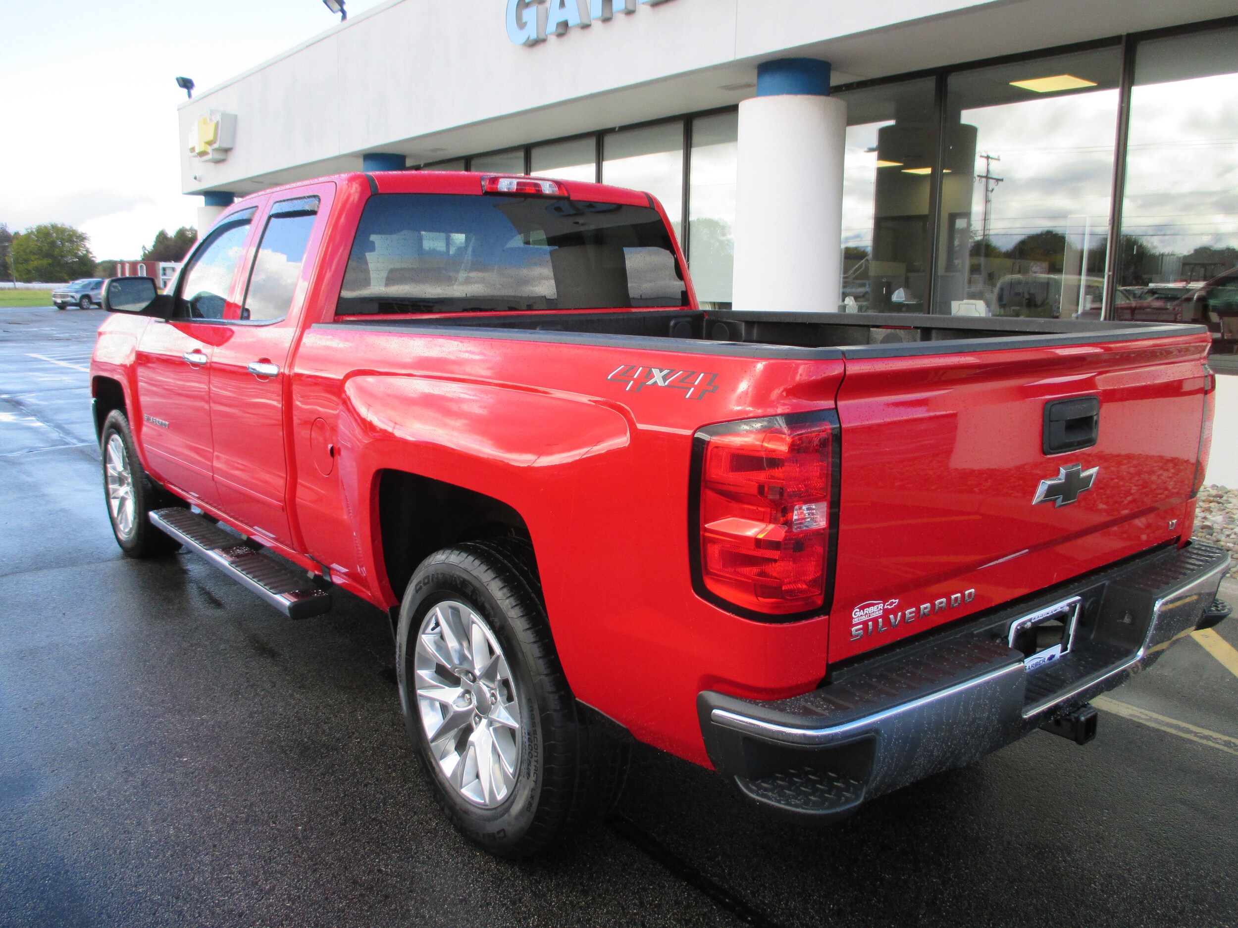 2018 Chevrolet Silverado 1500 LT photo 3