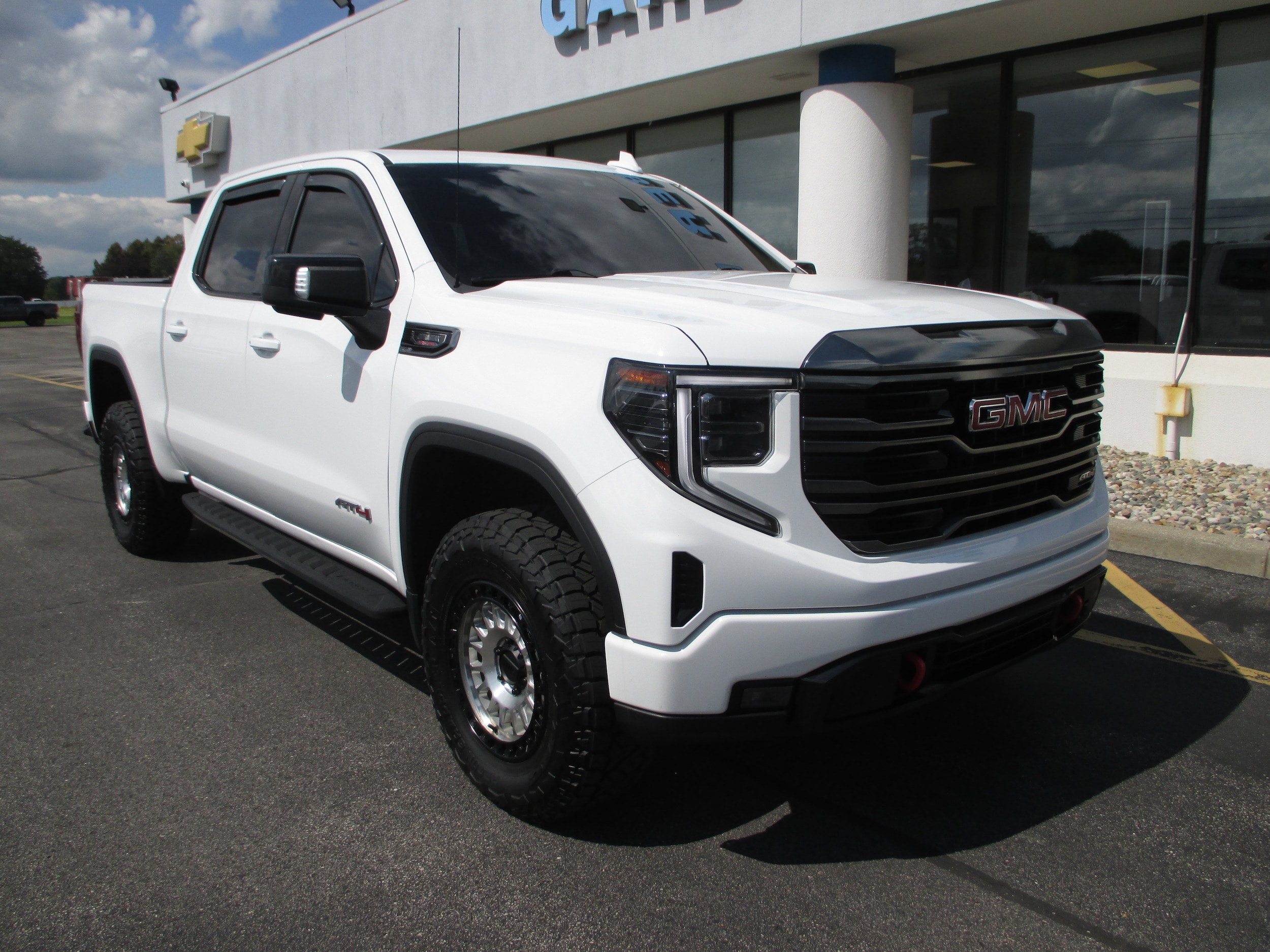 2022 GMC Sierra 1500 AT4's photo