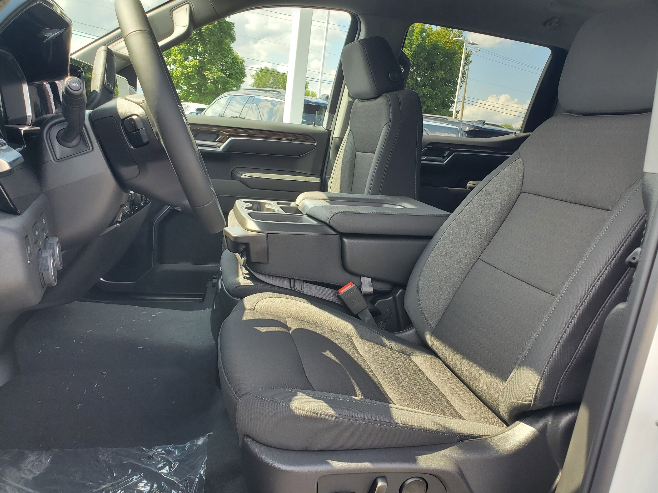 2026 Chevrolet Silverado 1500 LT photo 3