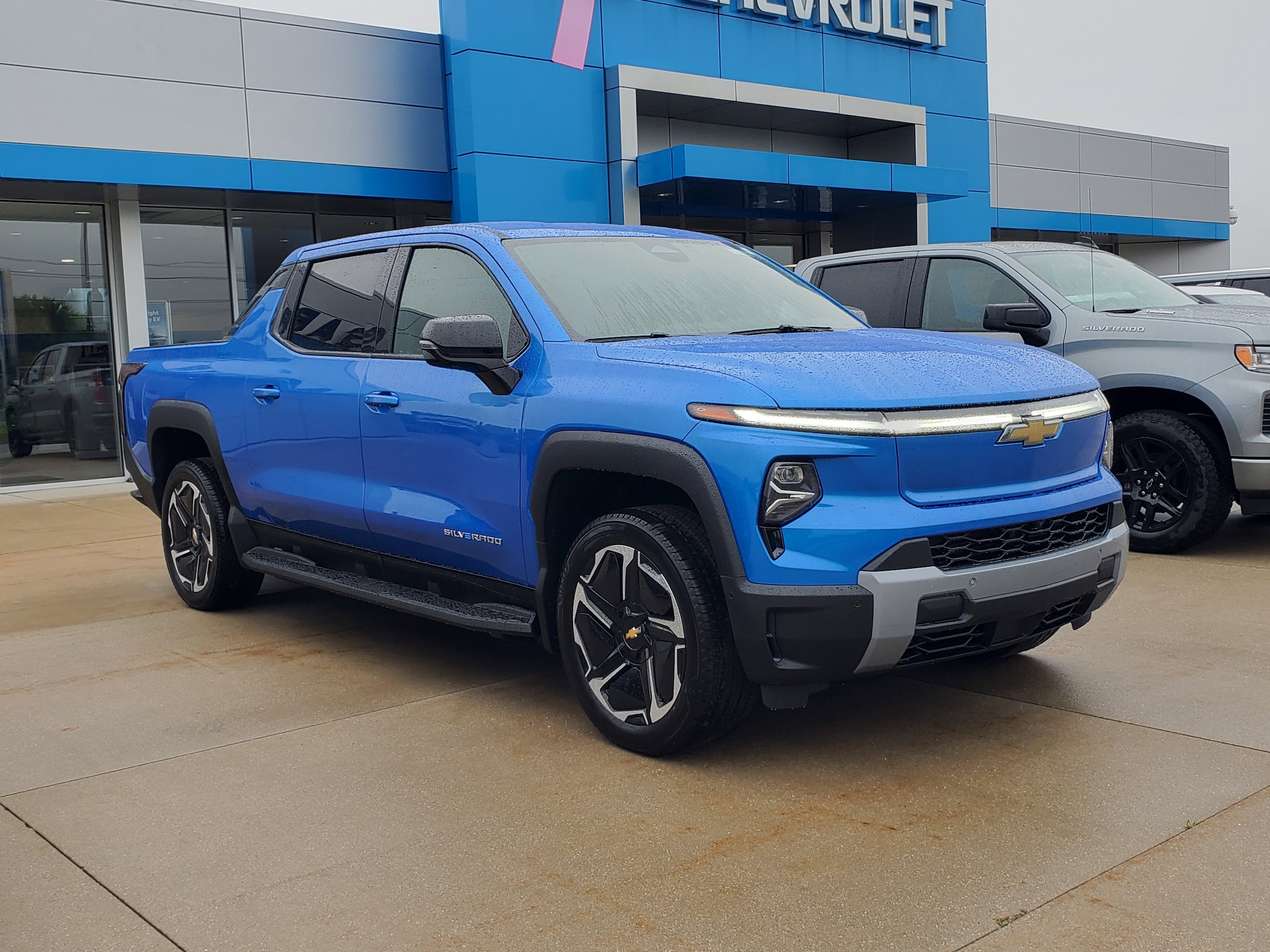 2026 Chevrolet Silverado EV LT's photo