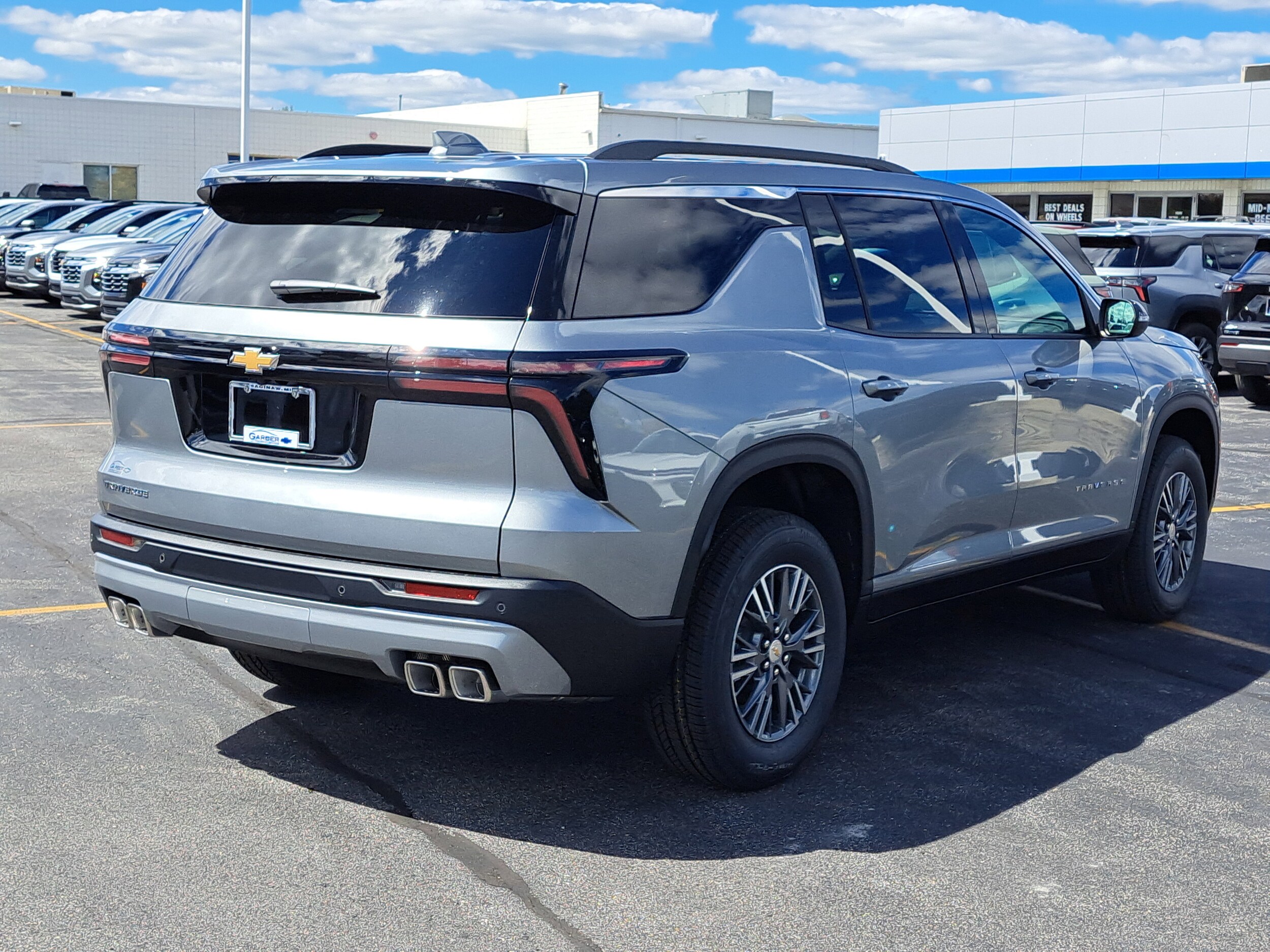 2026 Chevrolet Traverse photo 3