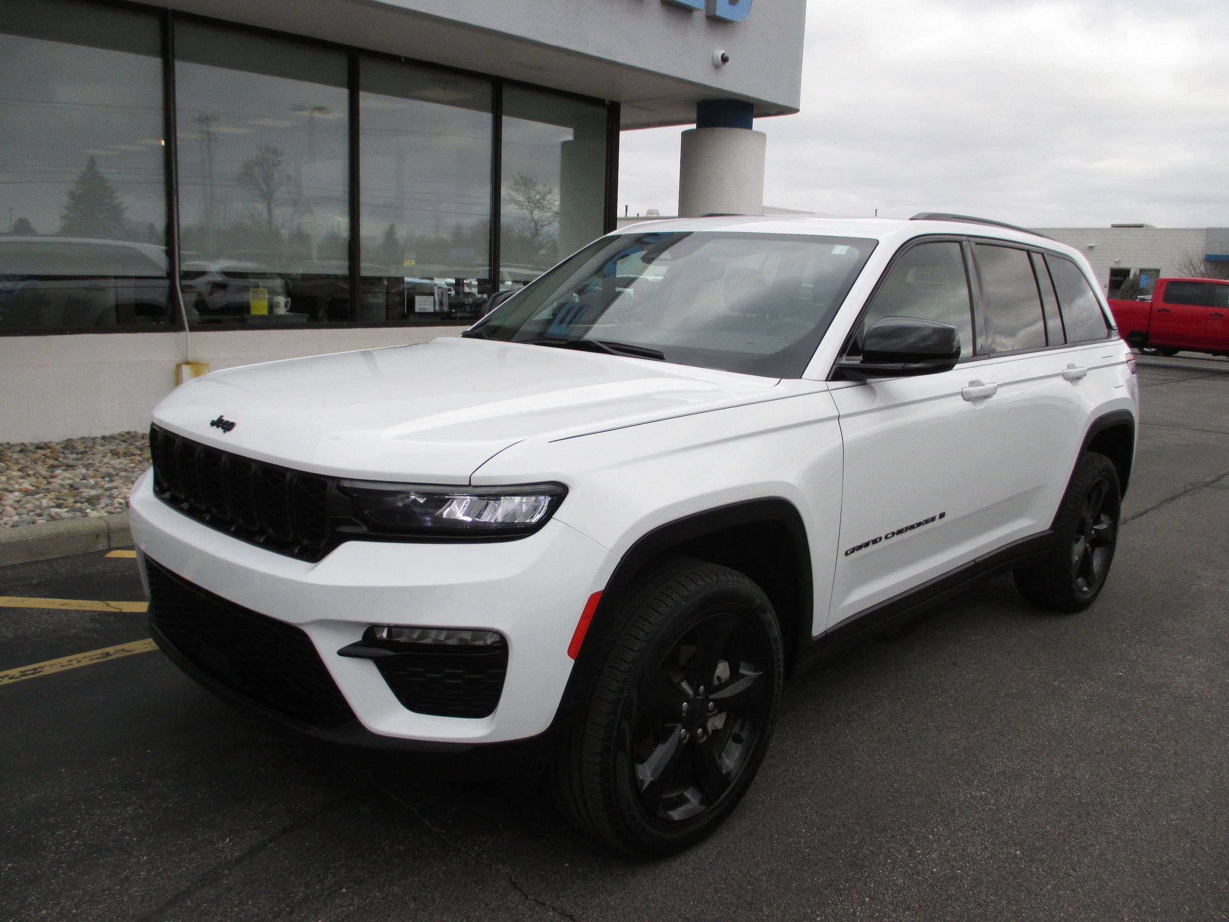 2023 Jeep Grand Cherokee Limited's photo