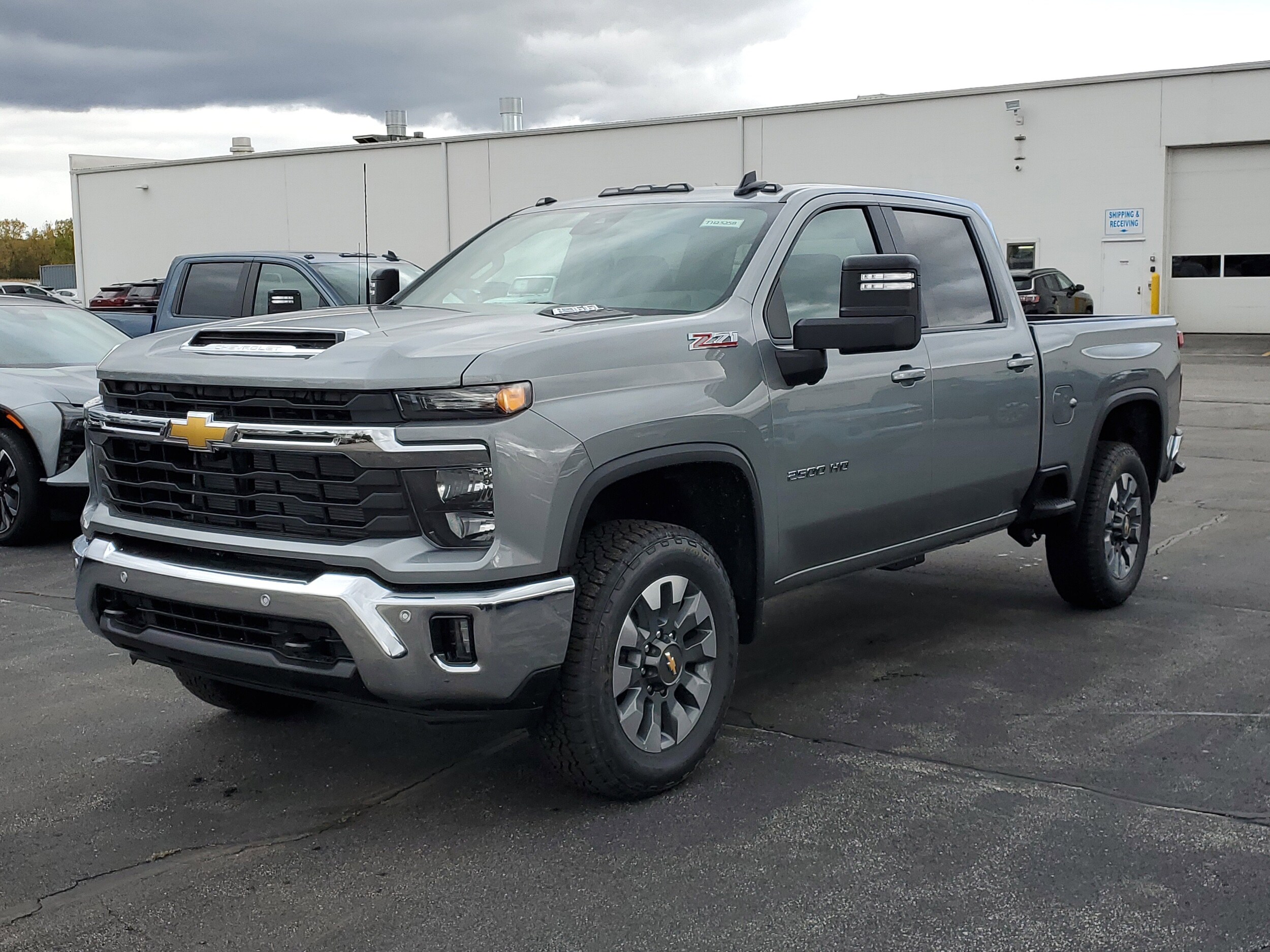 2026 Chevrolet Silverado 2500HD LT photo 2