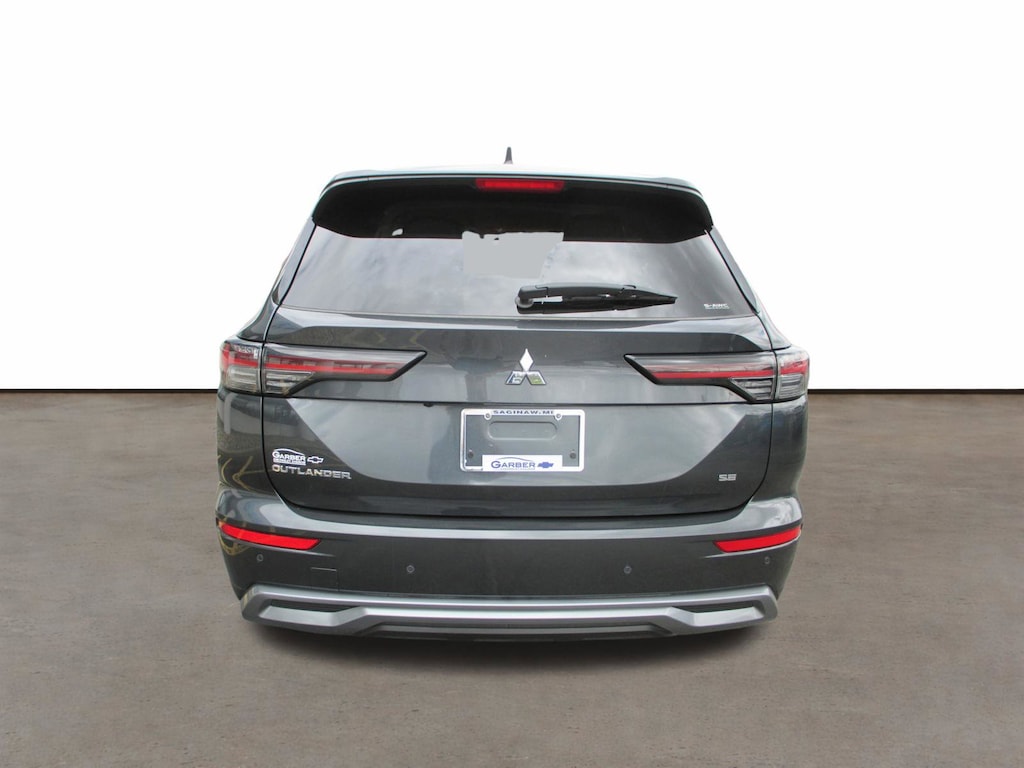 Used 2025 Mitsubishi Outlander SE SUV