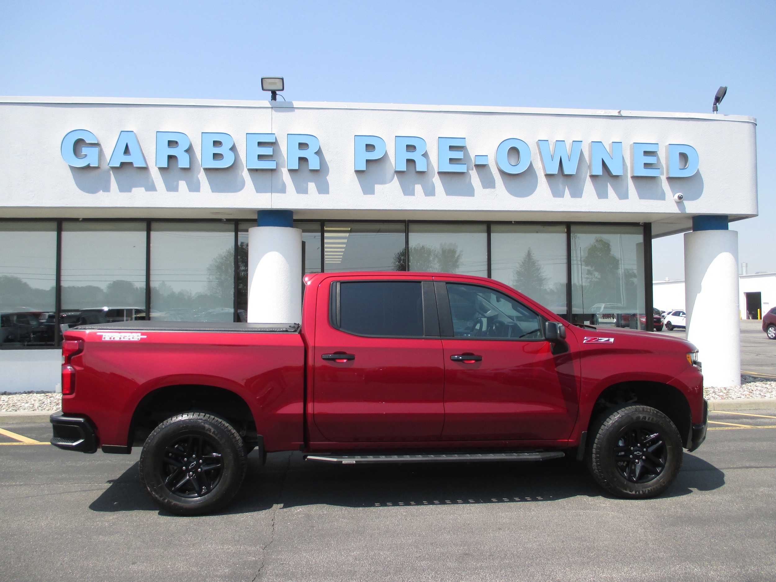 Used 2021 Chevrolet Silverado 1500 LT Trail Boss with VIN 3GCPYFED4MG432226 for sale in Saginaw, MI