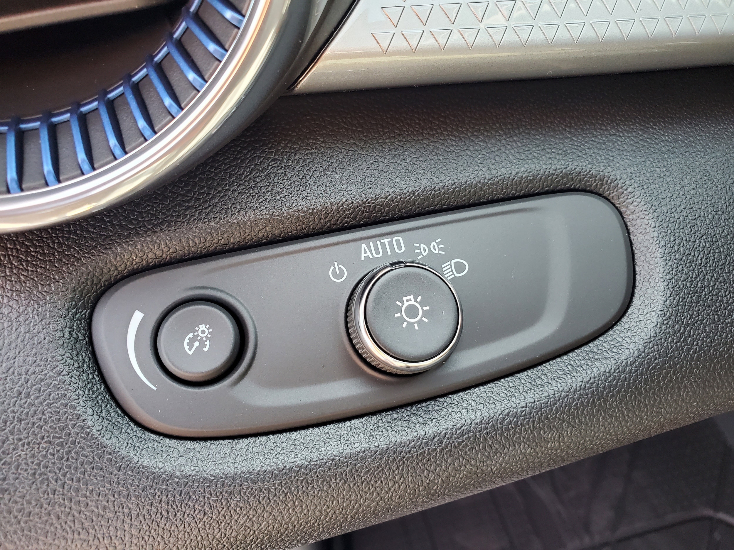 2026 Chevrolet Trax LT - Photo 11