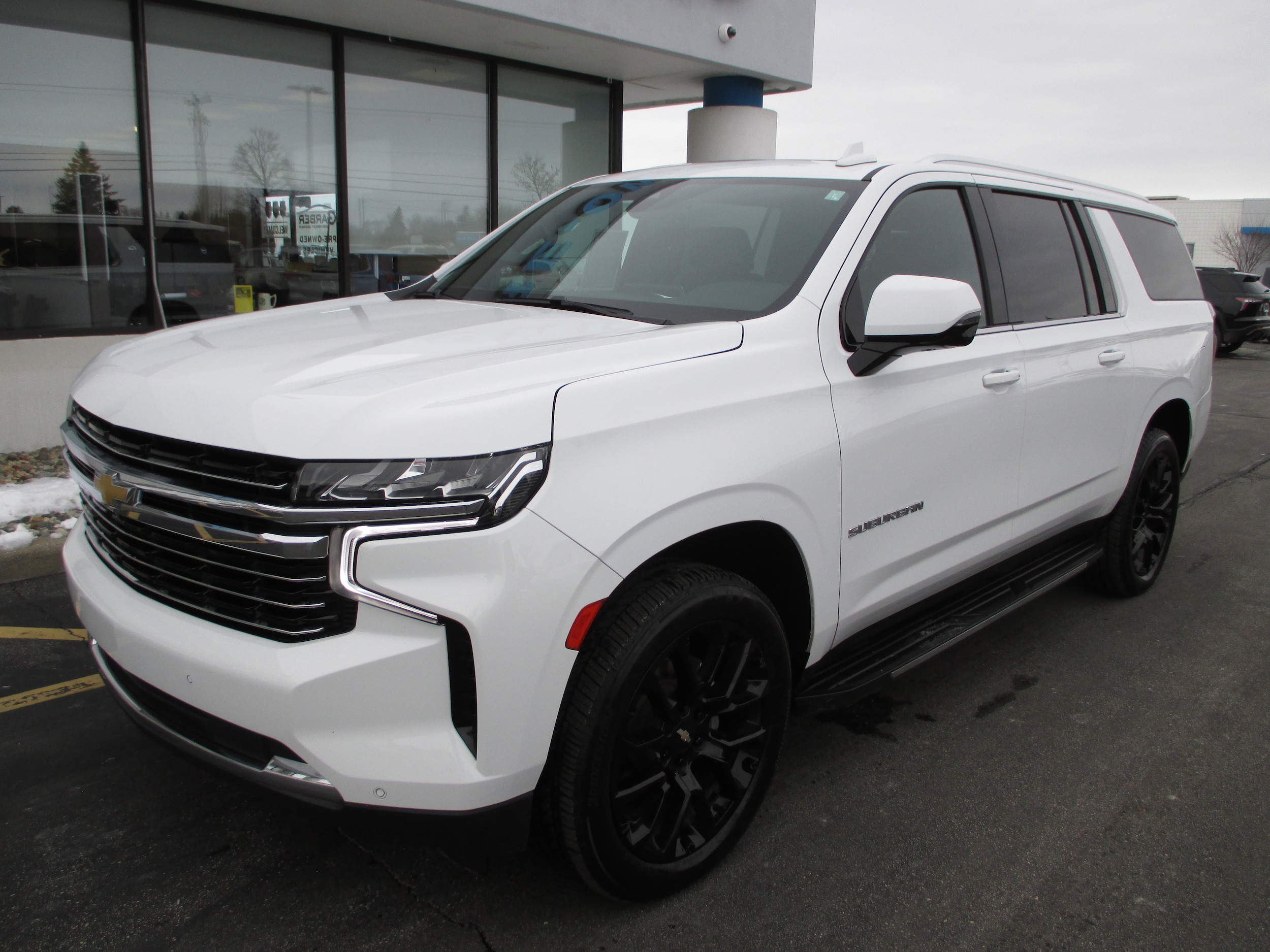 2022 Chevrolet Suburban LT's photo