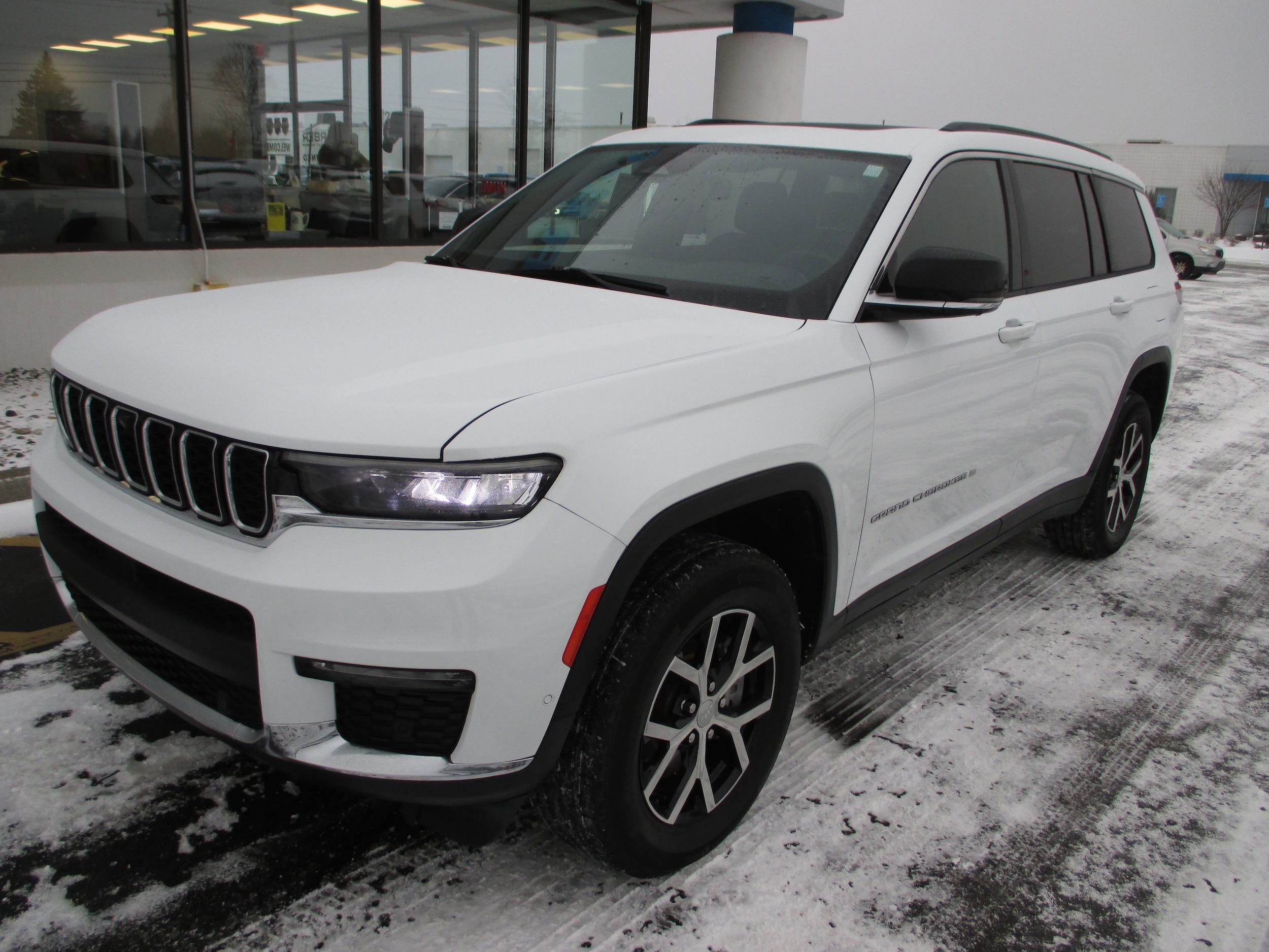2024 Jeep Grand Cherokee L Limited's photo