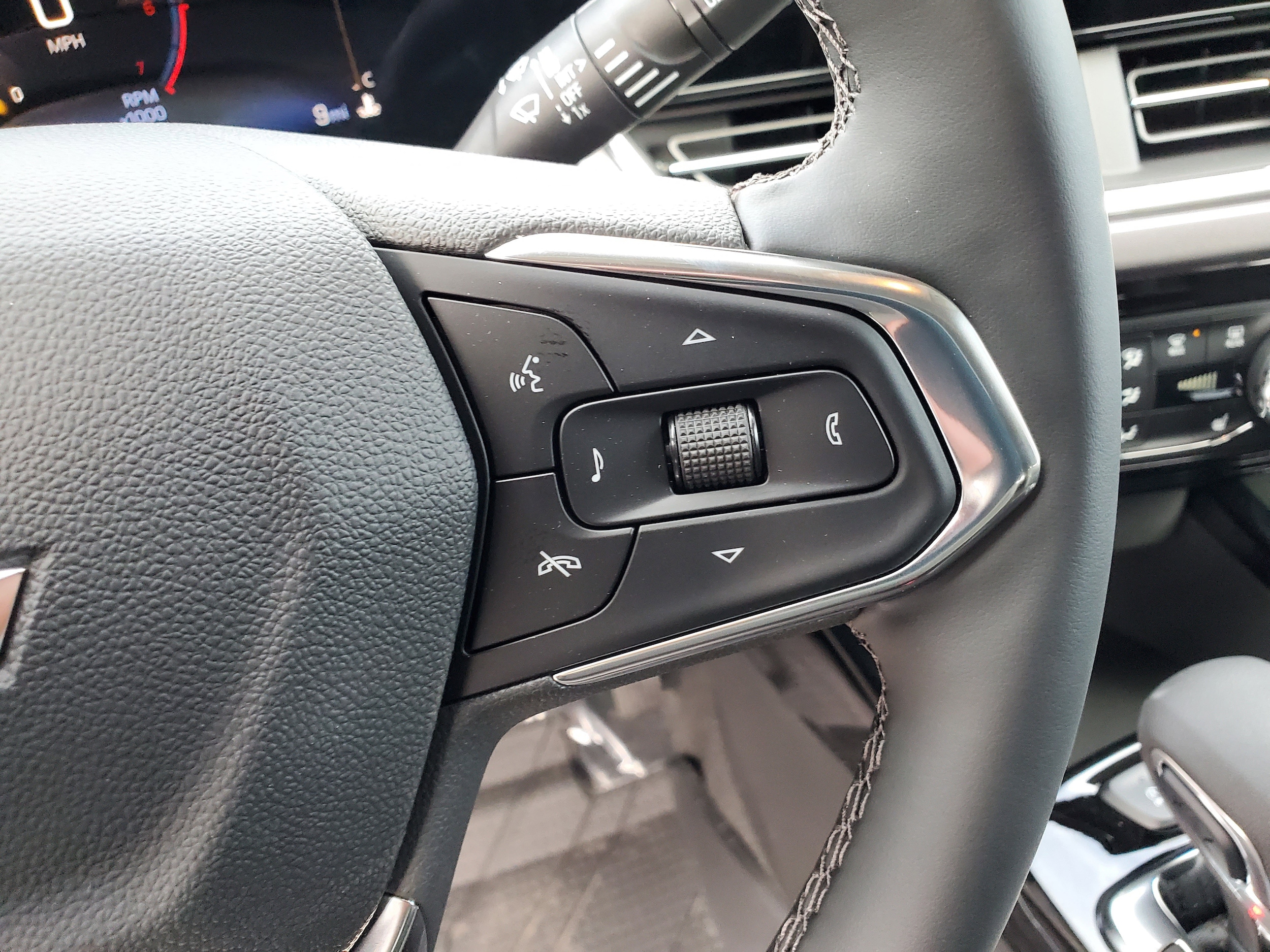 2026 Chevrolet Trax Activ - Photo 12