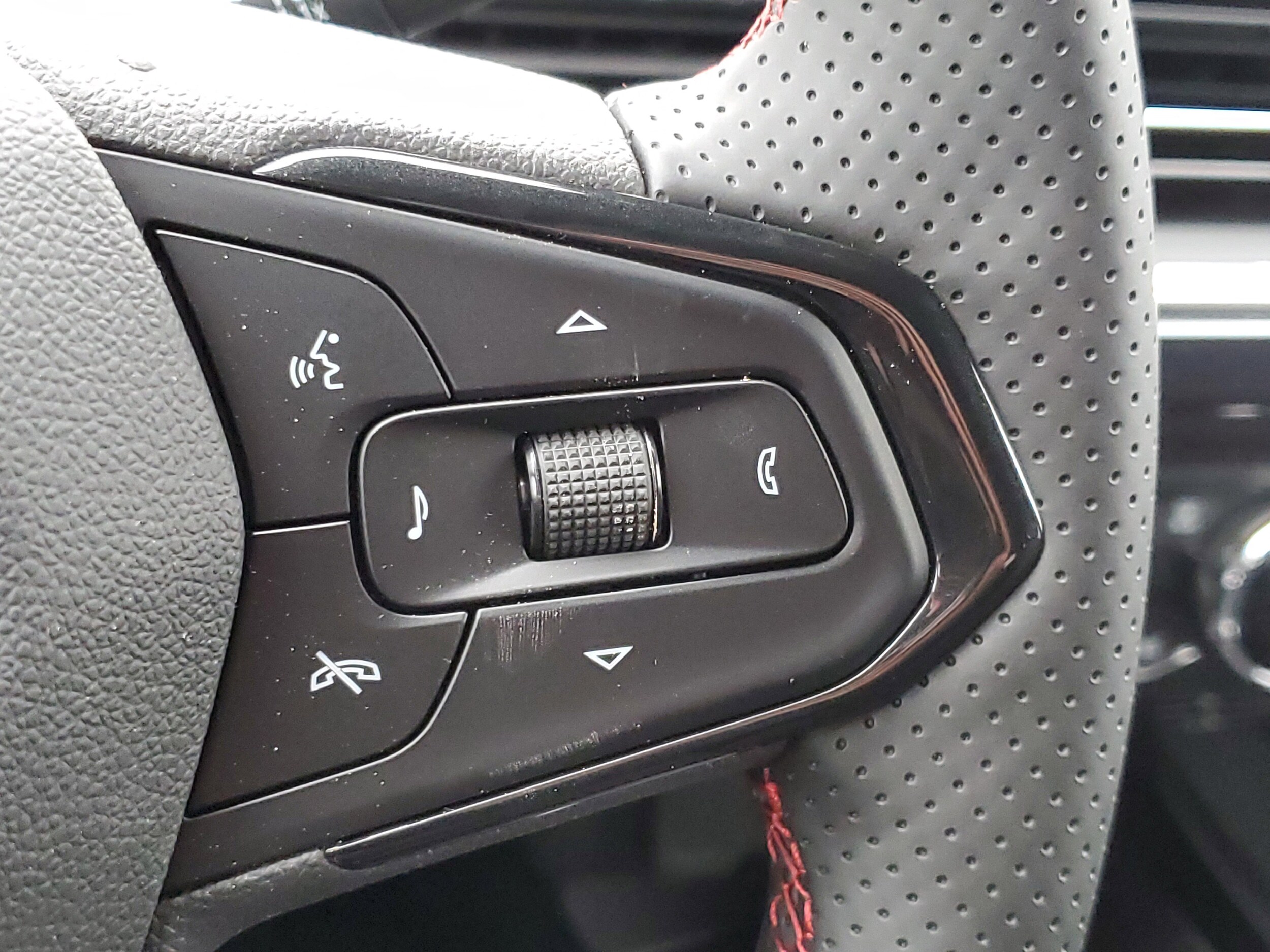 2026 Chevrolet Trax RS - Photo 12