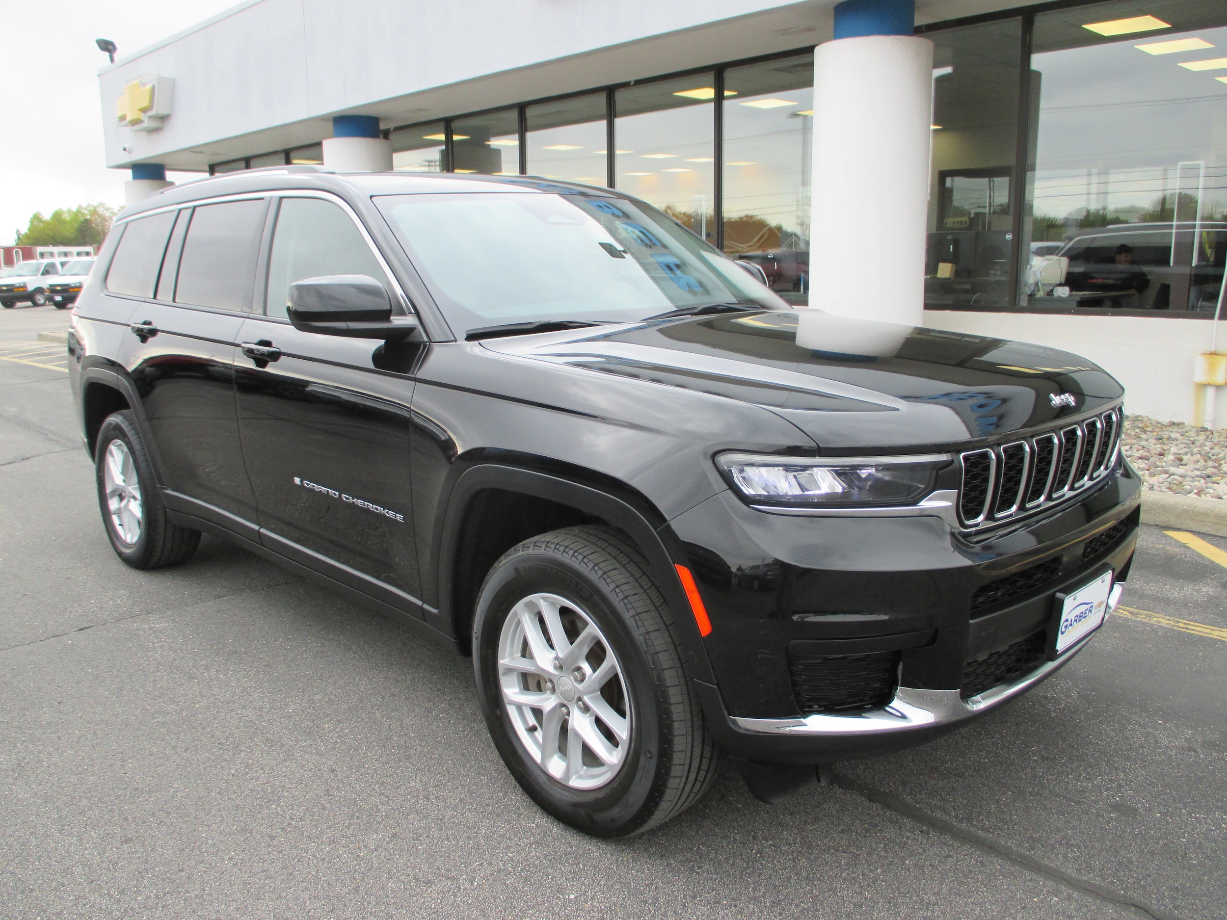 2023 Jeep Grand Cherokee L Laredo 4x4's photo