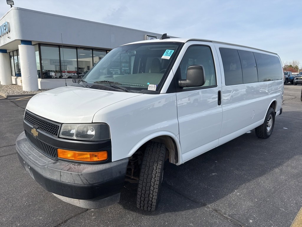 2019 Chevrolet Express Passenger LS's photo