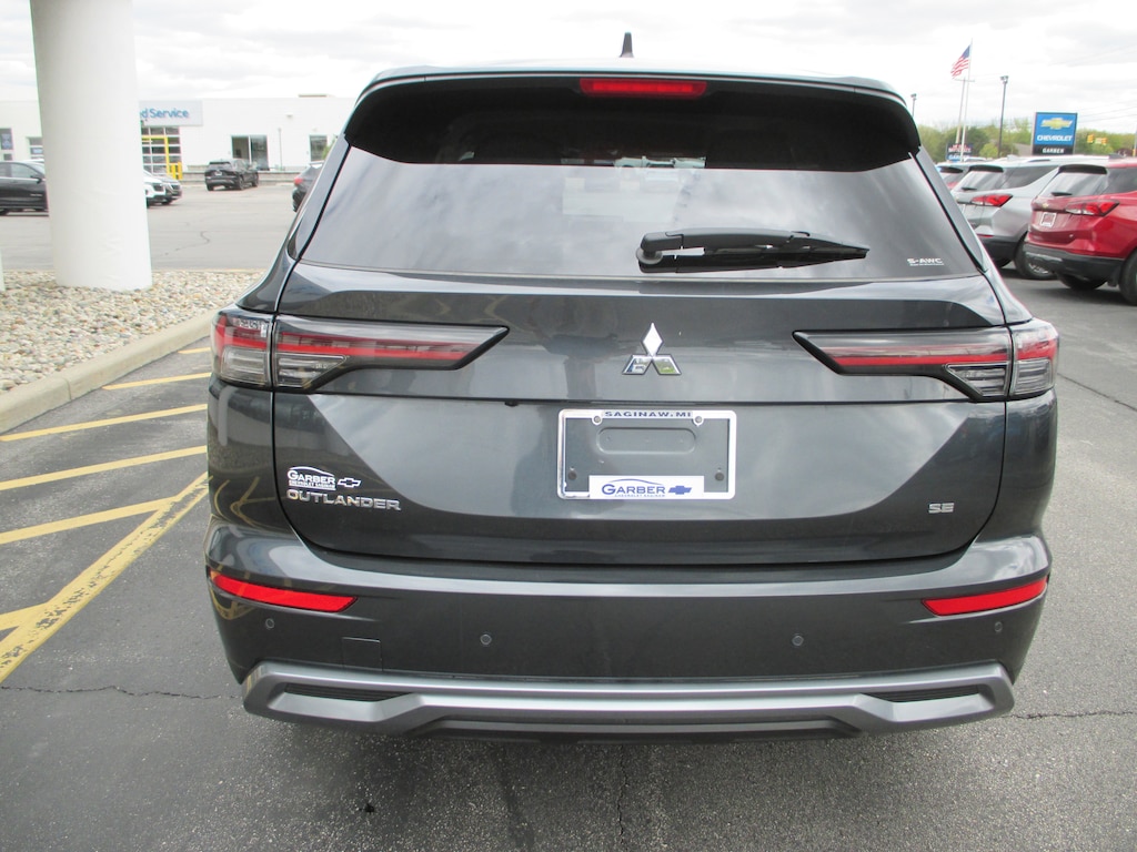 Used 2025 Mitsubishi Outlander SE SUV