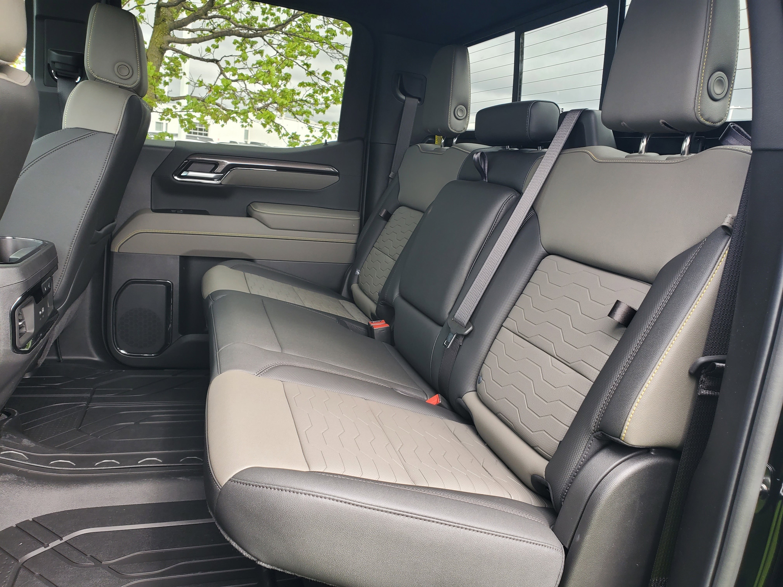 2026 Chevrolet Silverado 1500 ZR2 - Photo 32