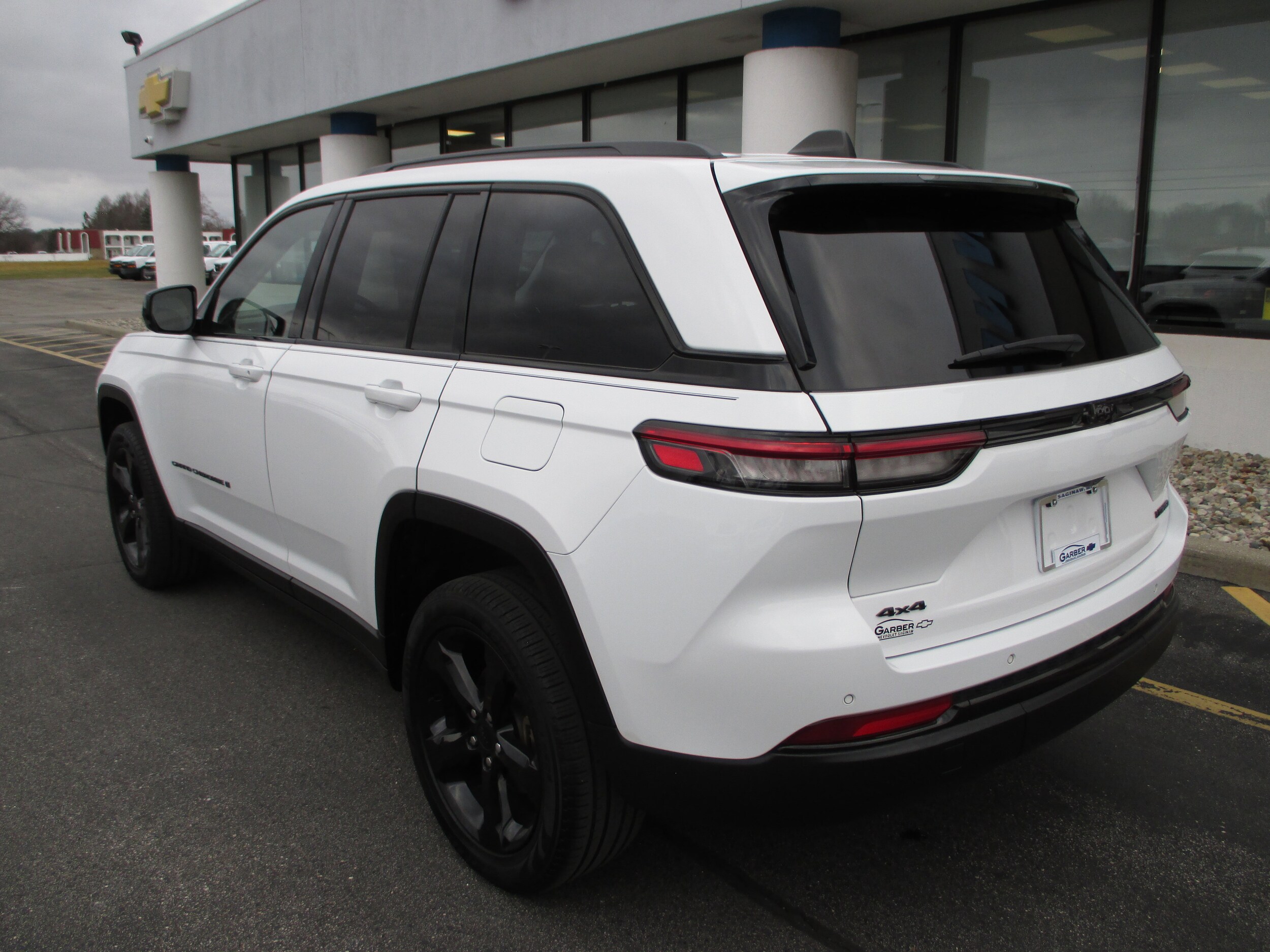 2023 Jeep Grand Cherokee Limited photo 2