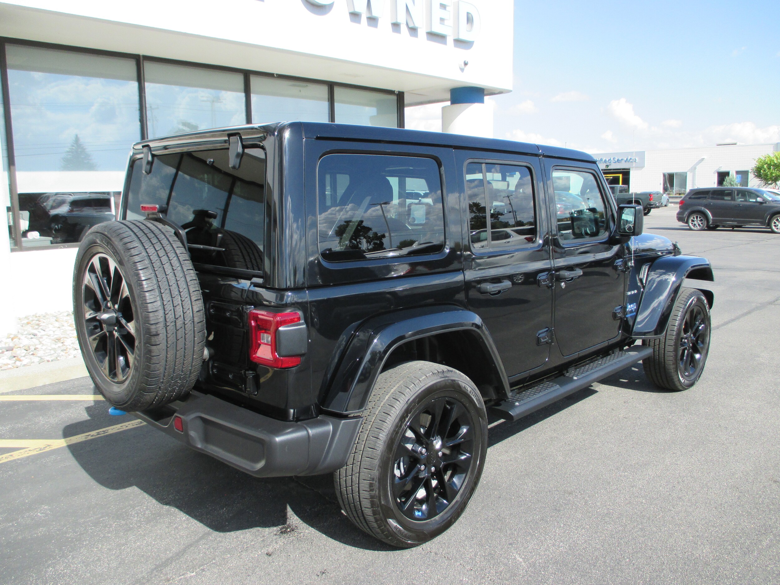 2023 Jeep Wrangler 4xe Sahara photo 3