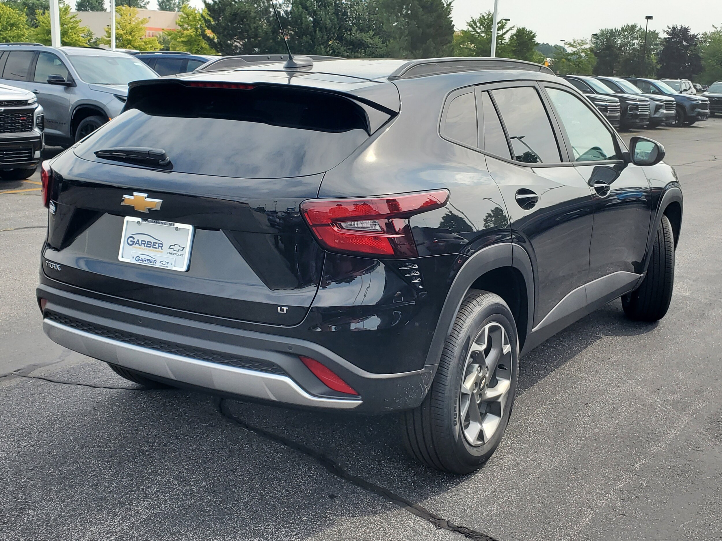 2025 Chevrolet Trax LT photo 2