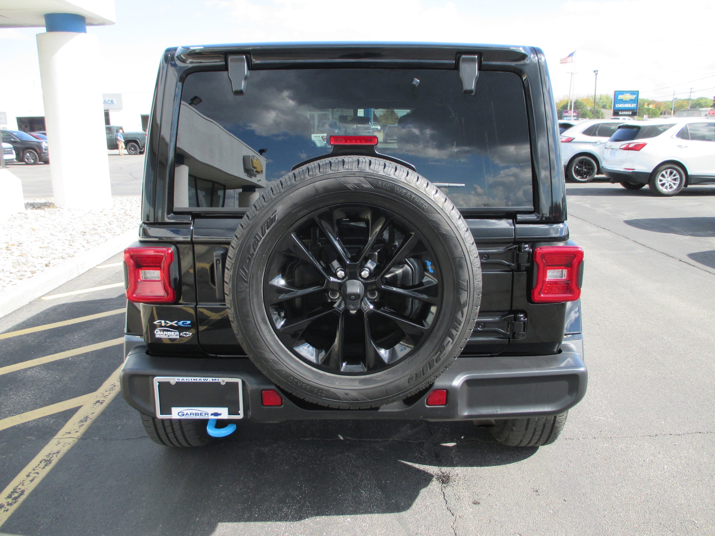 2023 Jeep Wrangler 4xe Sahara photo 4