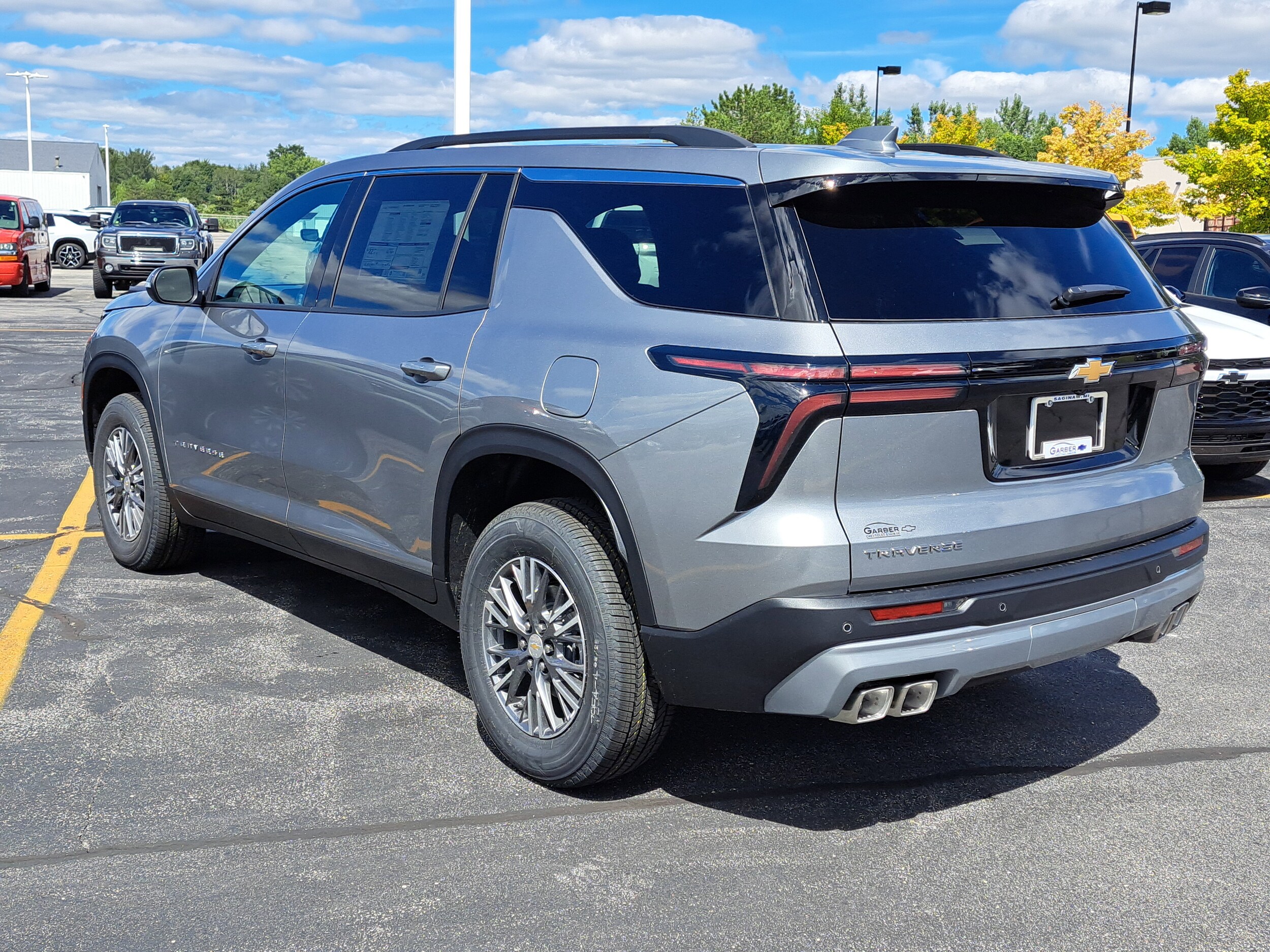 2026 Chevrolet Traverse photo 2