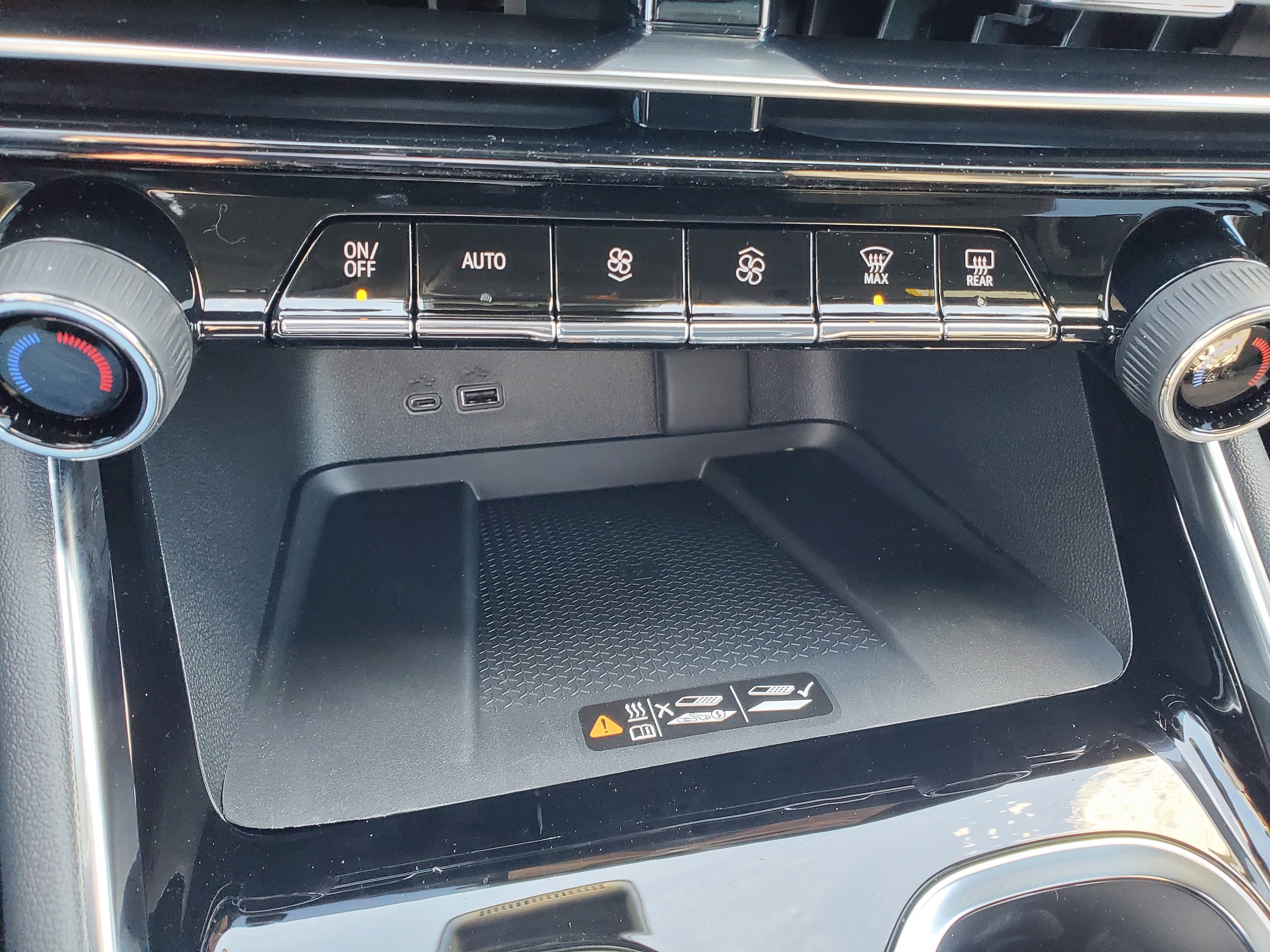 2026 Chevrolet Traverse LT - Photo 19