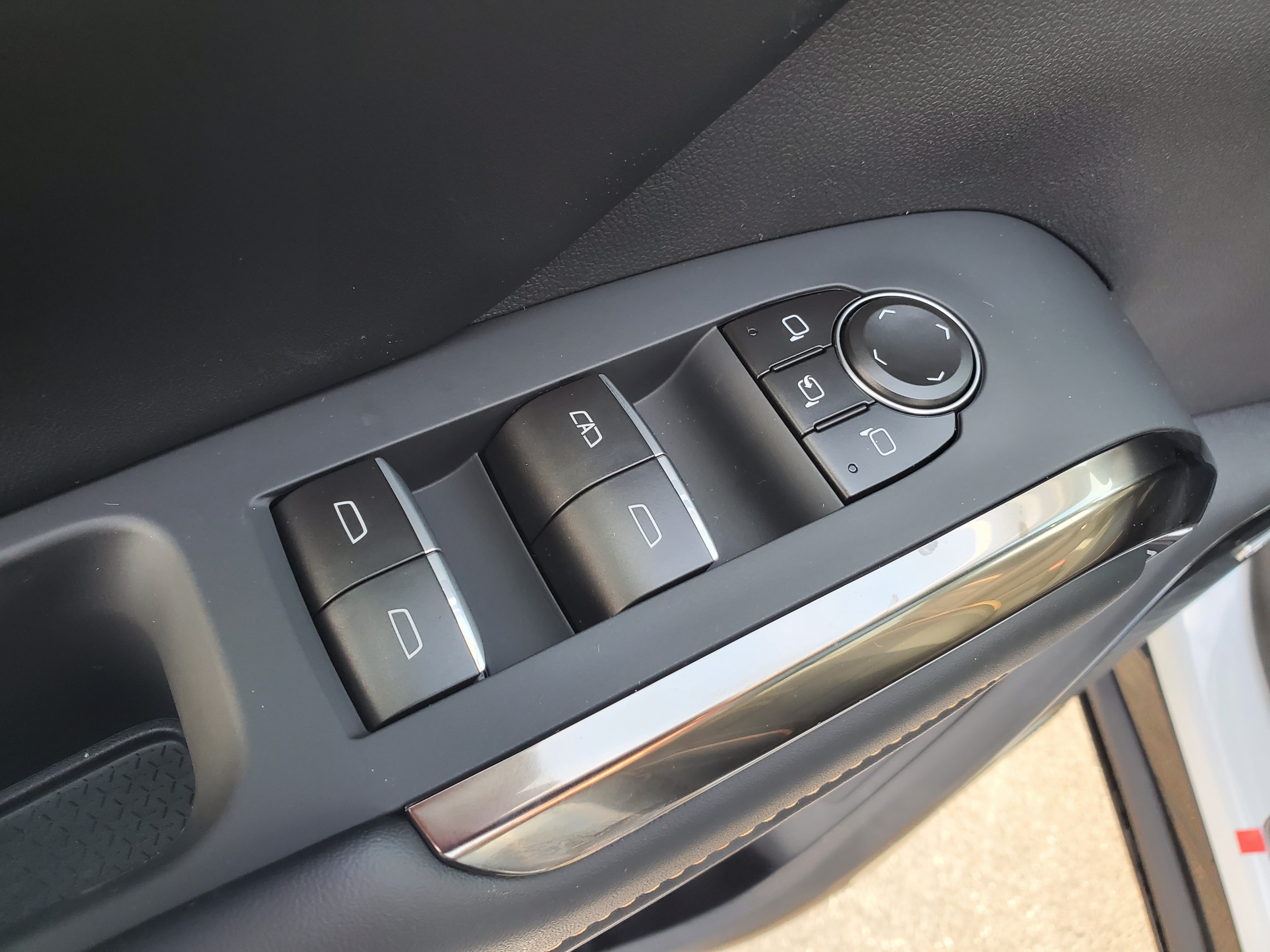 2027 Chevrolet Traverse High Country - Photo 23