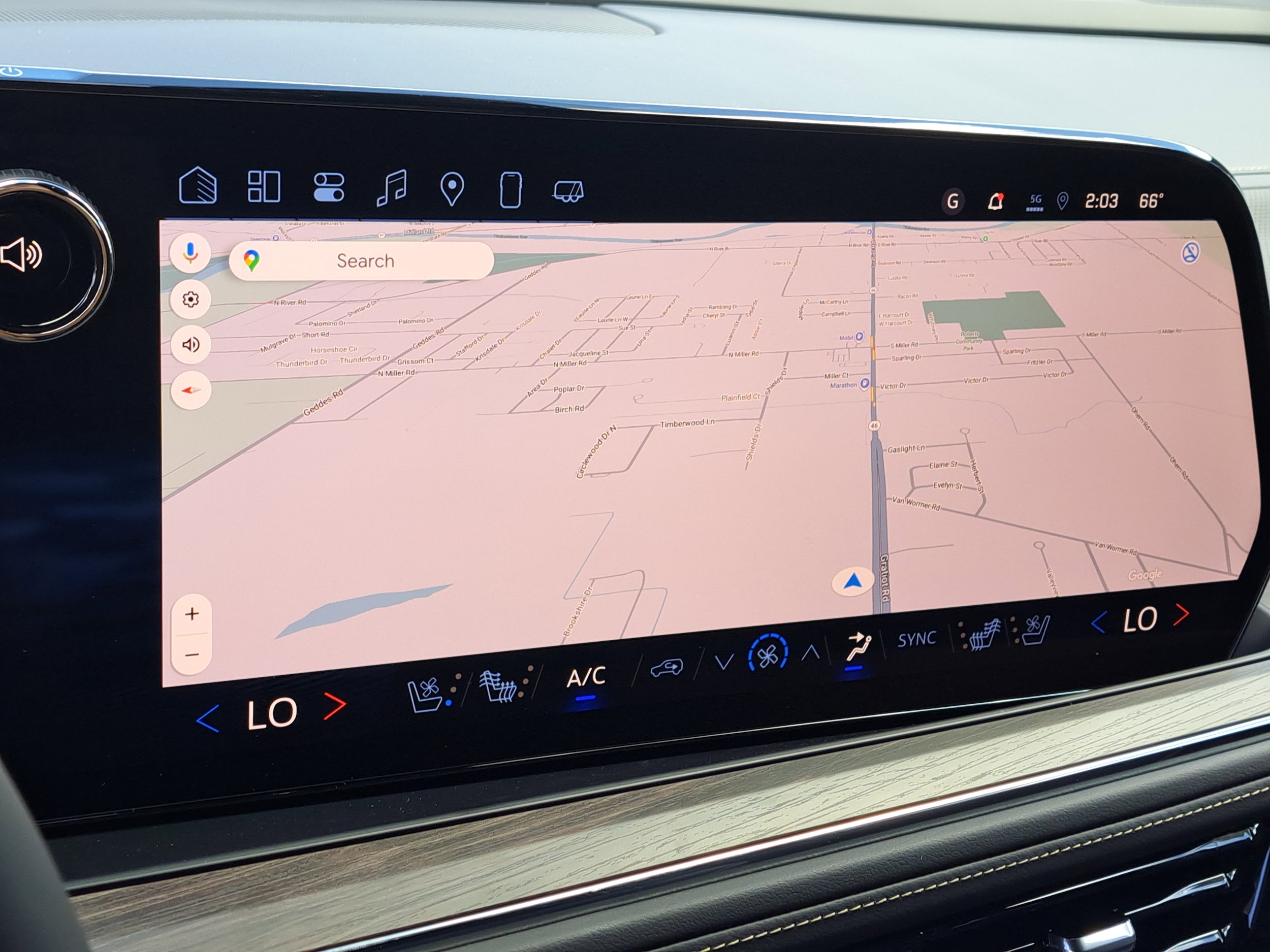 2025 Chevrolet Suburban Premier - Photo 14