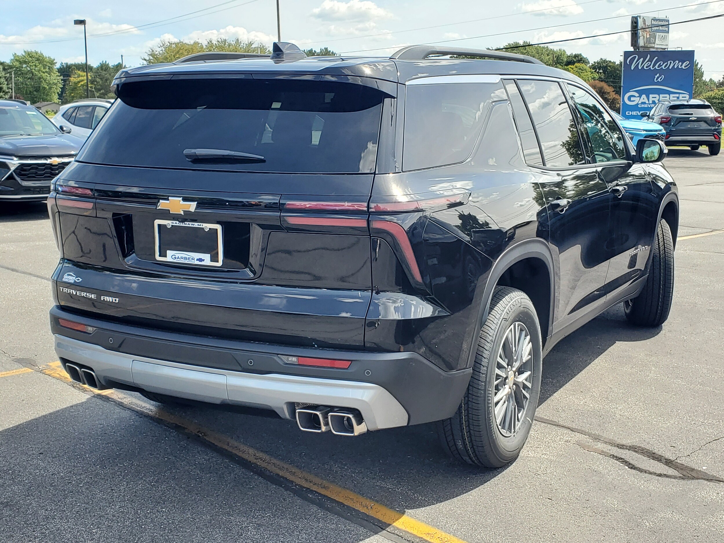 2026 Chevrolet Traverse photo 2