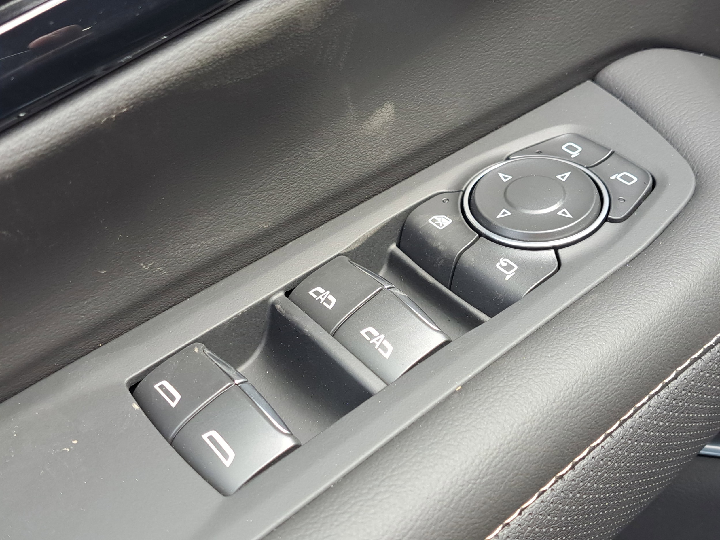 2025 Chevrolet Suburban Premier - Photo 19