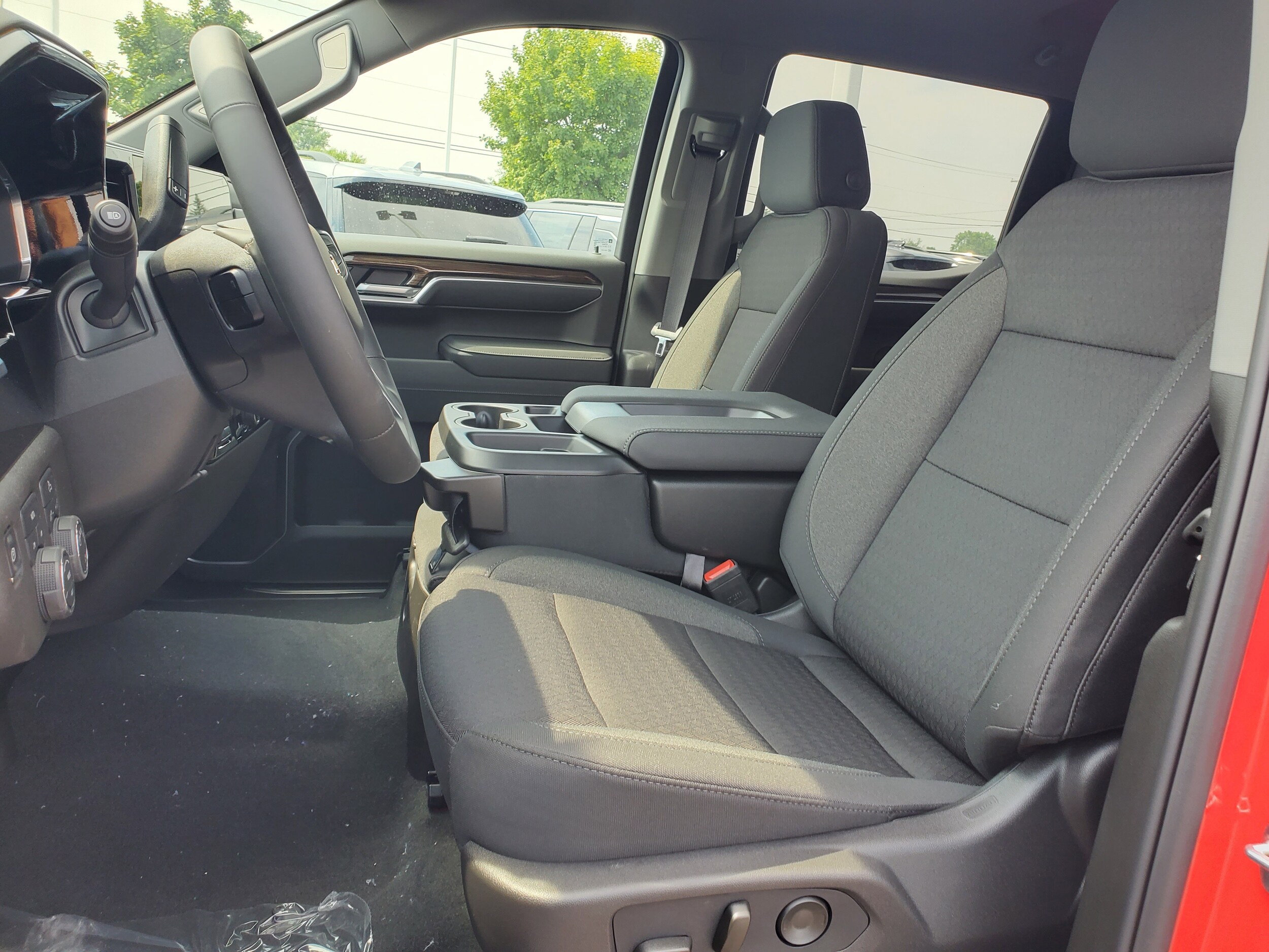 2026 Chevrolet Silverado 1500 LT photo 4