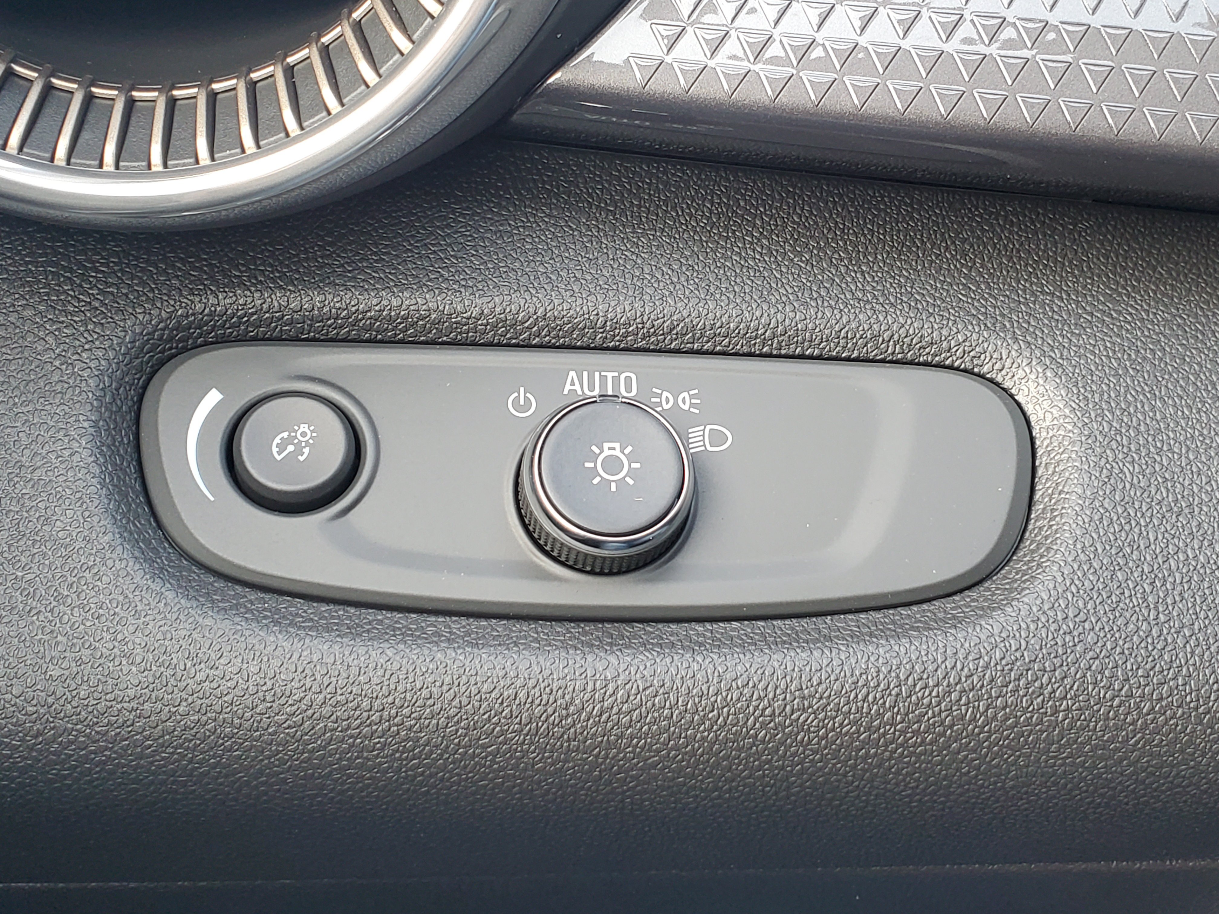 2026 Chevrolet Trax Activ - Photo 8
