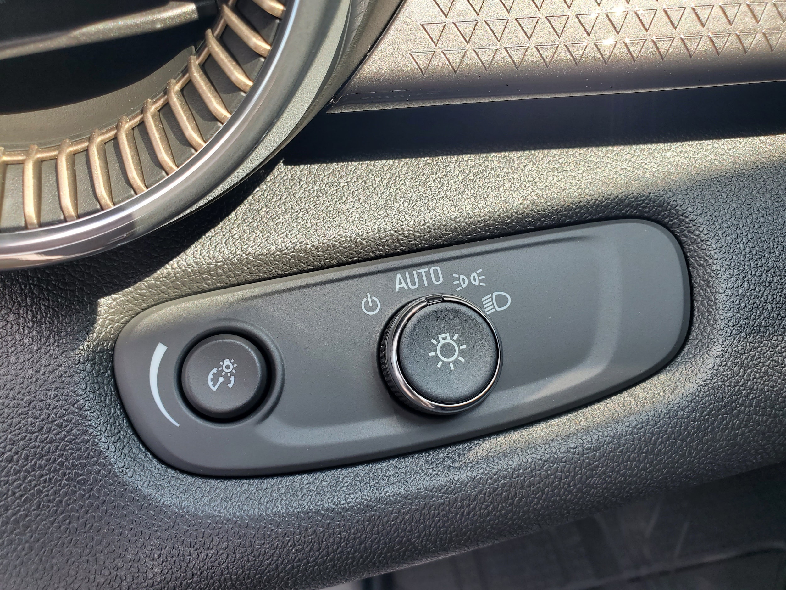 2026 Chevrolet Trax Activ - Photo 8