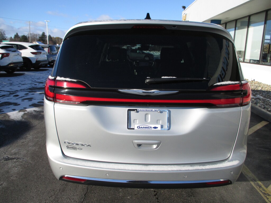 Used 2024 Chrysler Pacifica Touring L Van Passenger Van