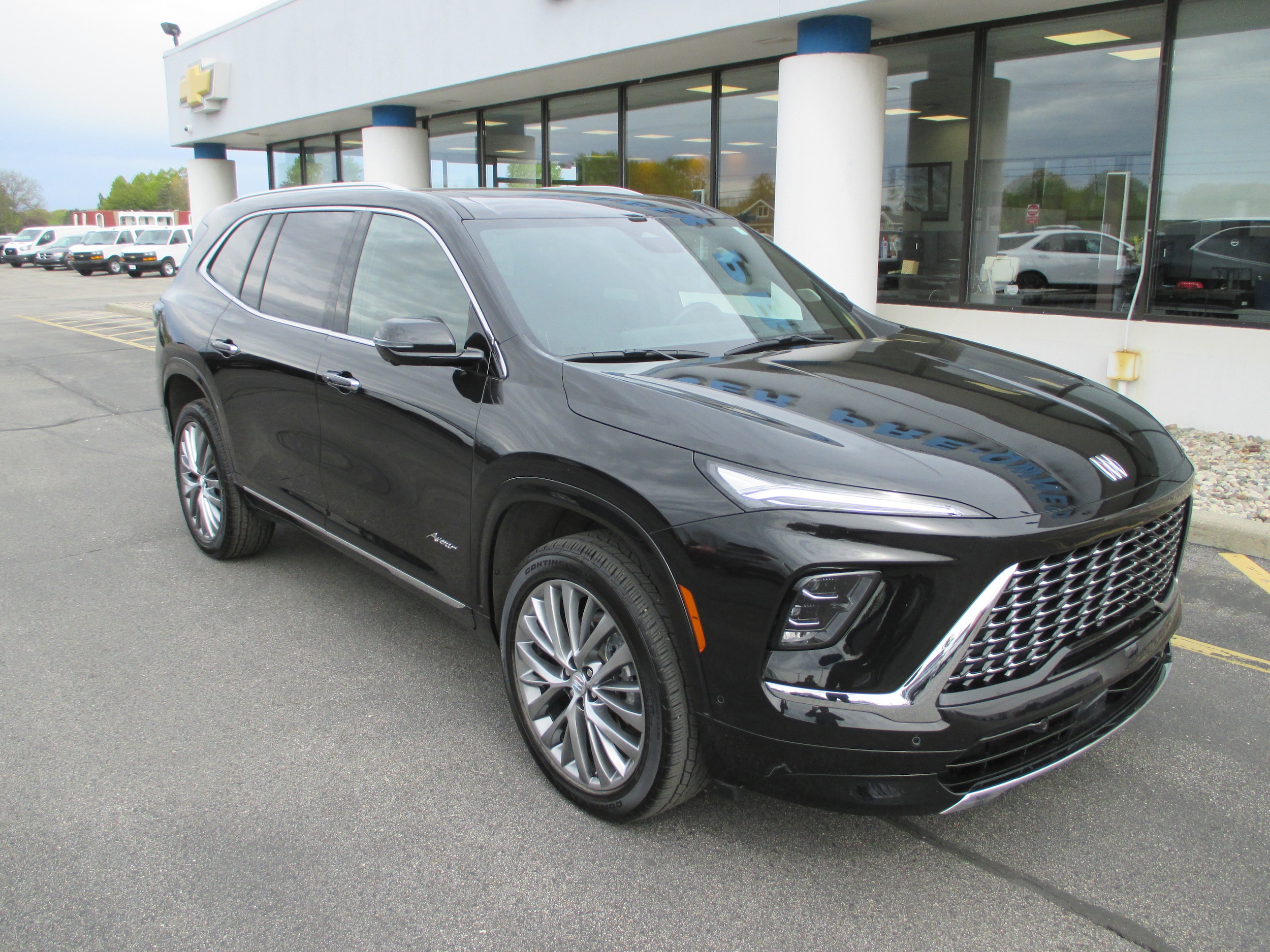 2026 Buick Enclave Avenir AWD's photo