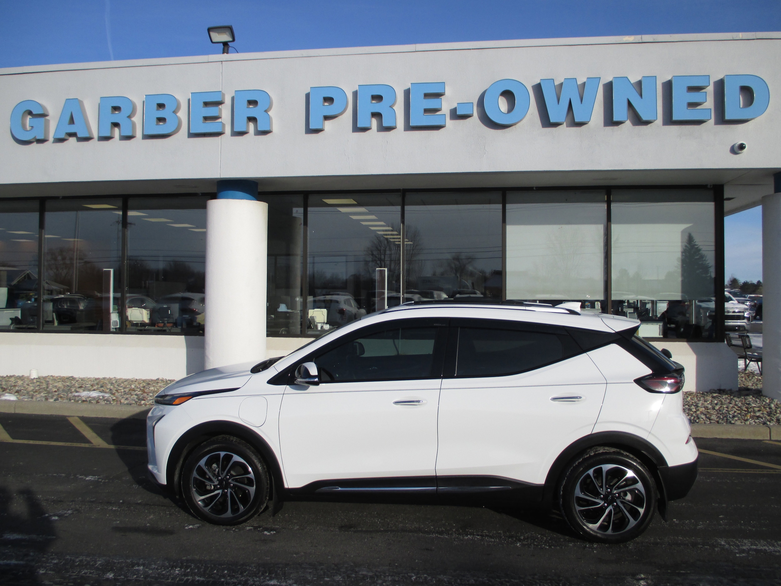 Used 2023 Chevrolet Bolt EUV Premier with VIN 1G1FZ6S08P4171865 for sale in Saginaw, MI